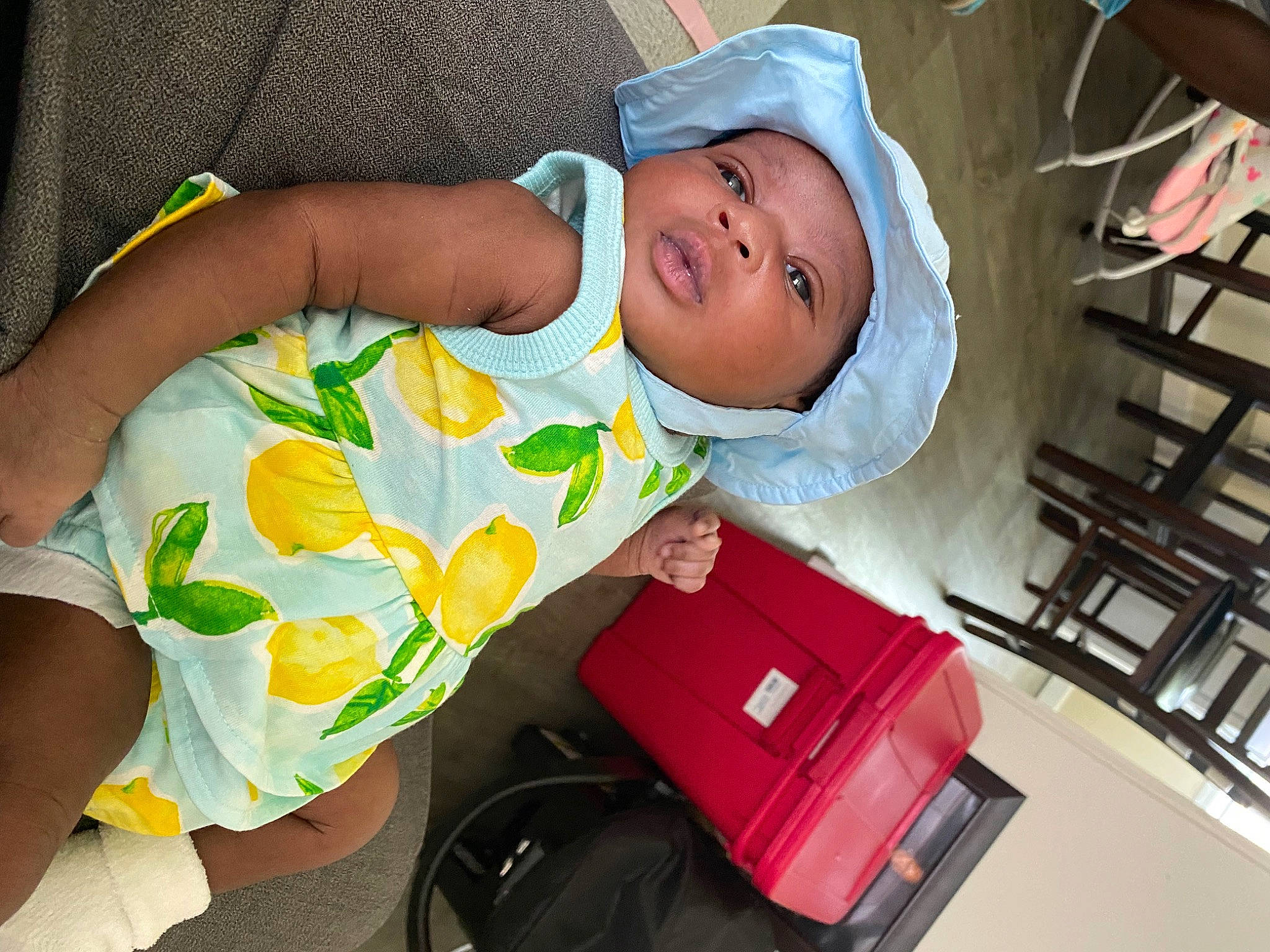 Alaya is registered to the contest to win money with this photo: baby, baby_products, baby_safety, baby_sleeping, baby_toddler_clothing, bag, baggage, chair, child, comfort, event, hat, headwear, hospital, linens, luggage_and_bags, magenta, pattern, person, room