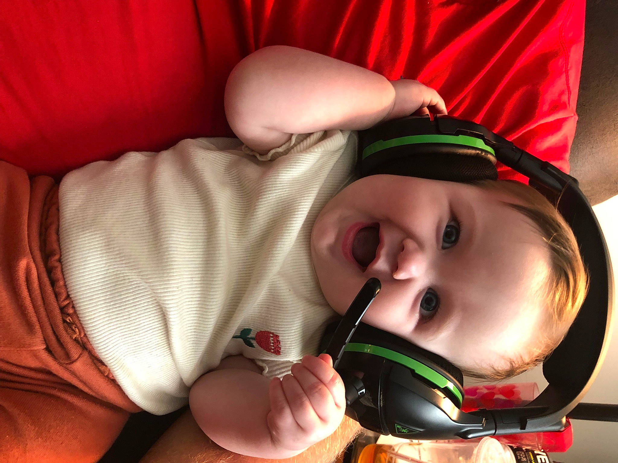 Alli is registered to the contest to win money with this photo: cheek, chin, eye, eyebrow, eyelash, face, facial_expression, hand, head, helmet, human, human_body, leg, lip, mouth, neck, nose, organ, person, skin