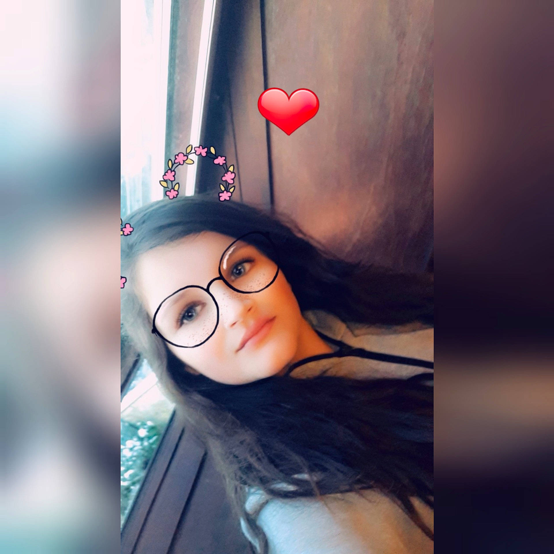 Lucy a rejoint le concours — aidez-le/la à gagner de superbes lots ! black_hair, brown_hair, cg_artwork, computer_wallpaper, cool, ear, eye, eyelash, eyewear, girl, glasses, lip, mouth, nose, person, portrait, smile, vision_care