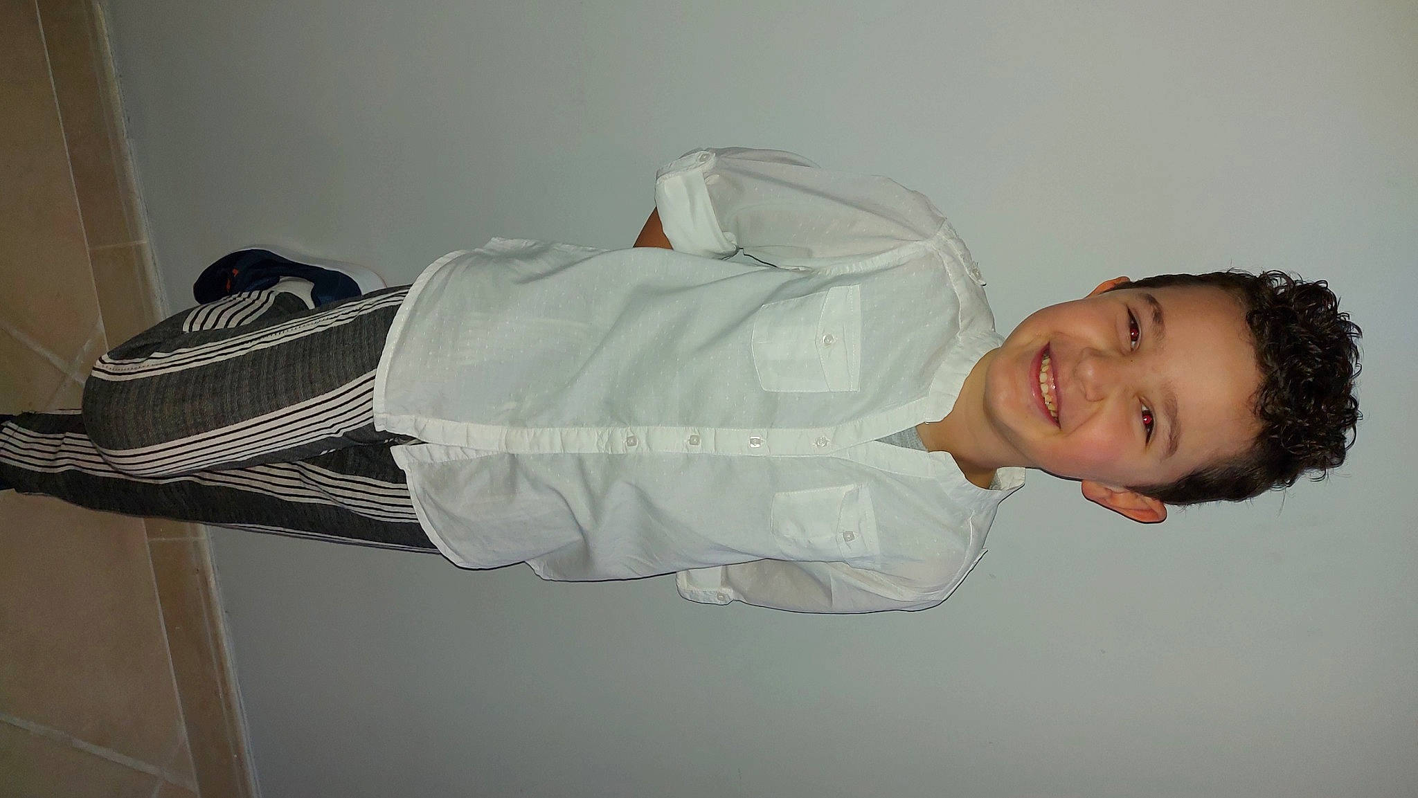 Cristian a rejoint le concours — aidez-le/la à gagner de superbes lots ! cheek, clothes_hanger, facial_expression, fashion, forehead, jaw, joy, laugh, person, shoulder, sleeve, textile, top