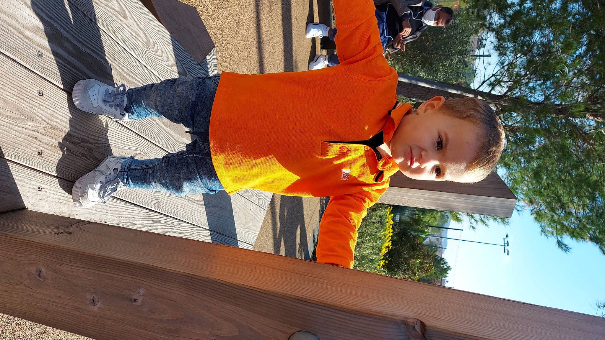 Diego participe au concours pour gagner de l'argent avec cette photo : baby, baby_toddler_clothing, cool, denim, glove, jeans, outdoor_shoe, person, shadow, shoe, sneakers, sock, sweatpant, toddler, walking_shoe, wood_stain