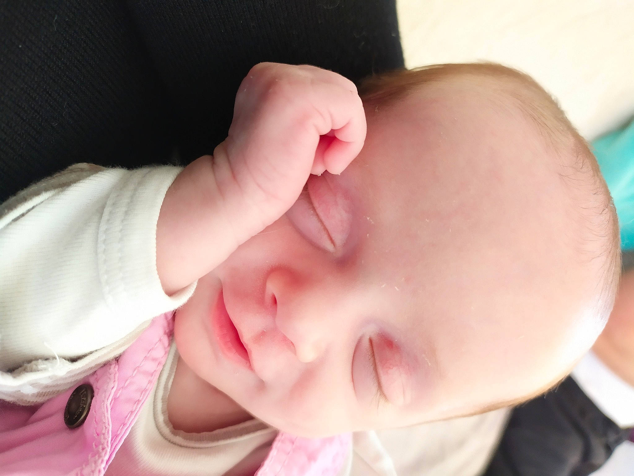 Emeline a rejoint le concours — aidez-le/la à gagner de superbes lots ! baby, cheek, chin, comfort, ear, eye, eyebrow, eyelash, face, facial_expression, gesture, head, human, iris, lip, mouth, neck, nose, person, skin