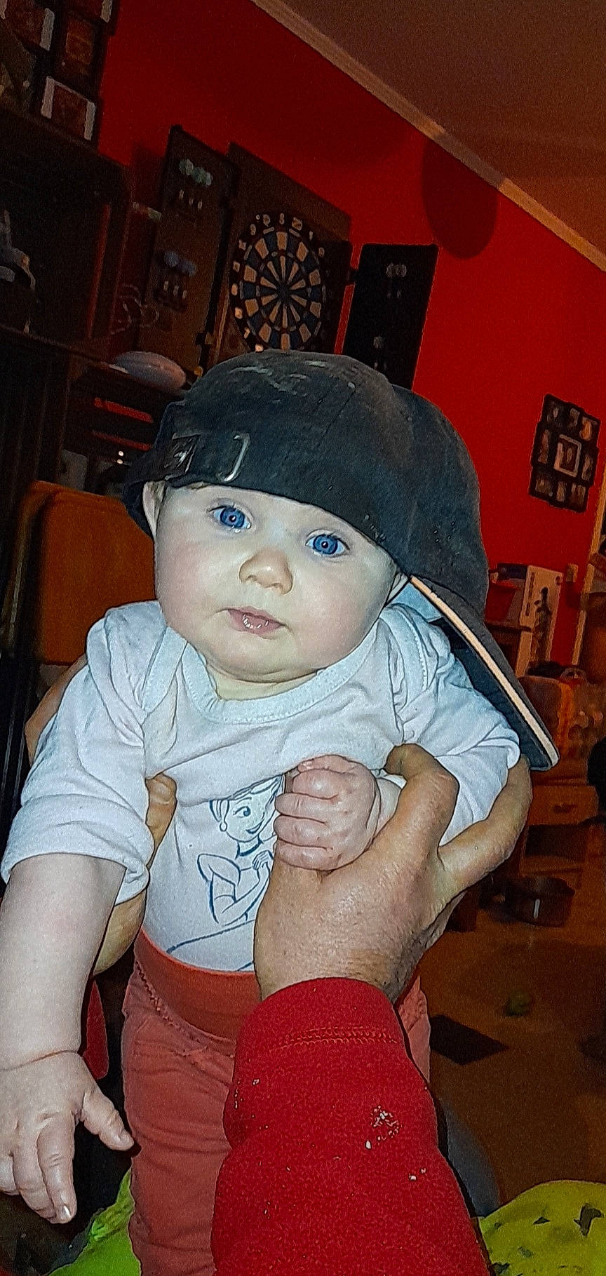 Louise participe au concours pour gagner de l'argent avec cette photo : baby, baby_toddler_clothing, baseball_cap, cap, cheek, child, chin, cool, eye, face, fashion_accessory, flash_photography, fun, hairstyle, hat, head, headwear, person, sleeve, sun_hat