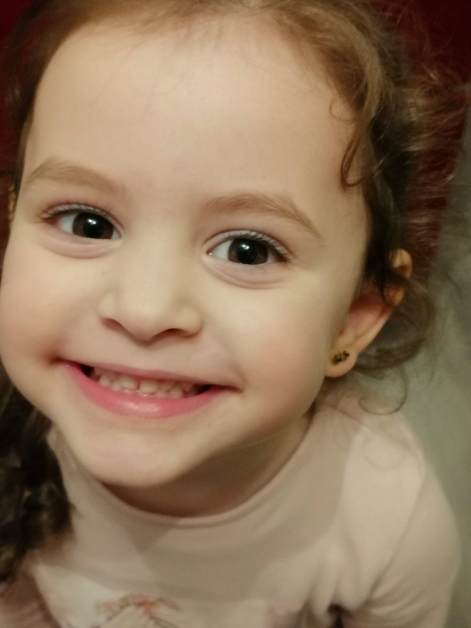 Annabelle a rejoint le concours — aidez-le/la à gagner de superbes lots ! beauty, cheek, child, chin, close_up, eye, eyebrow, face, facial_expression, forehead, hair, hairstyle, head, joy, lip, nose, organ, person, skin, smile