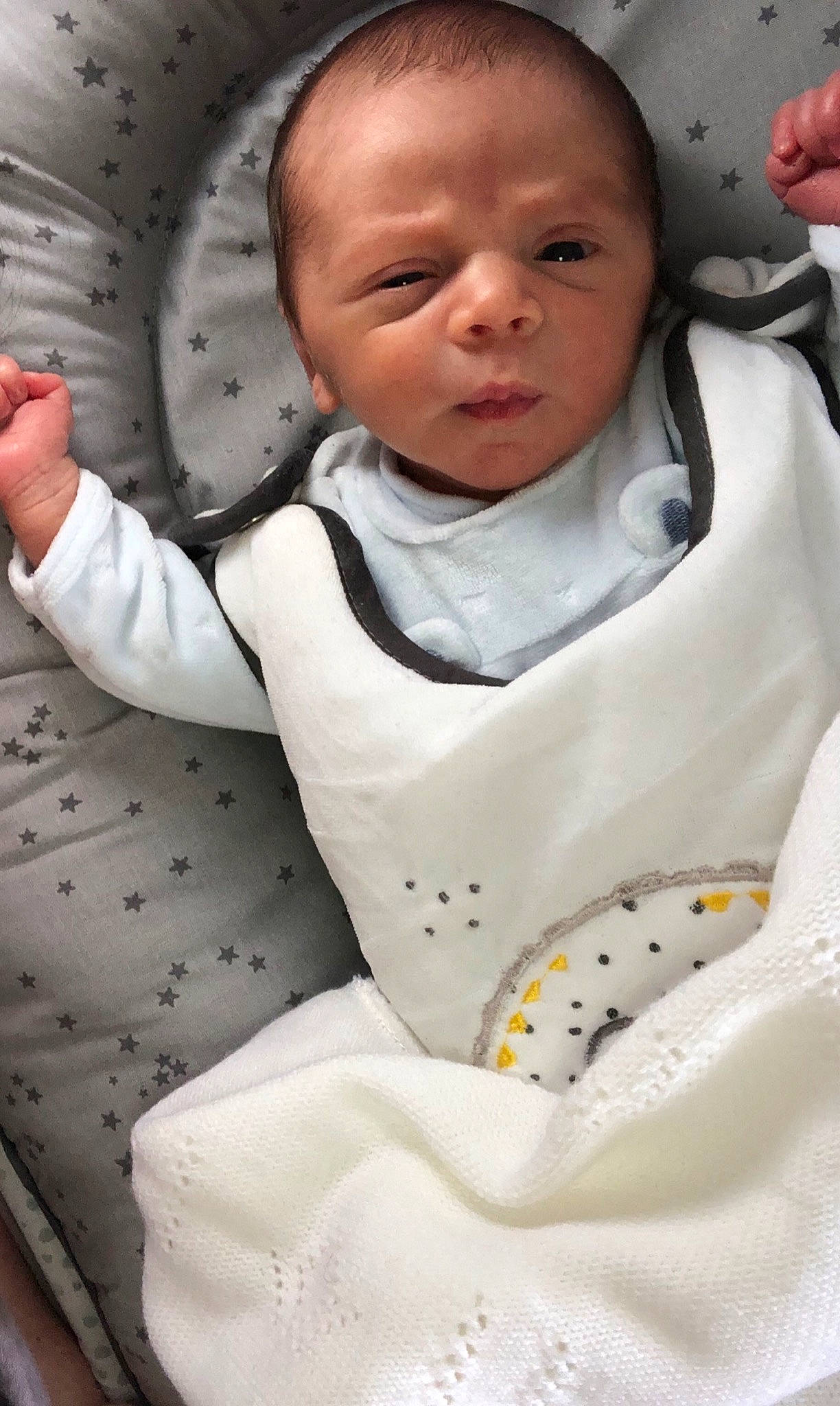 Antonin participe au concours pour gagner de l'argent avec cette photo : baby, cheek, child, person, toddler