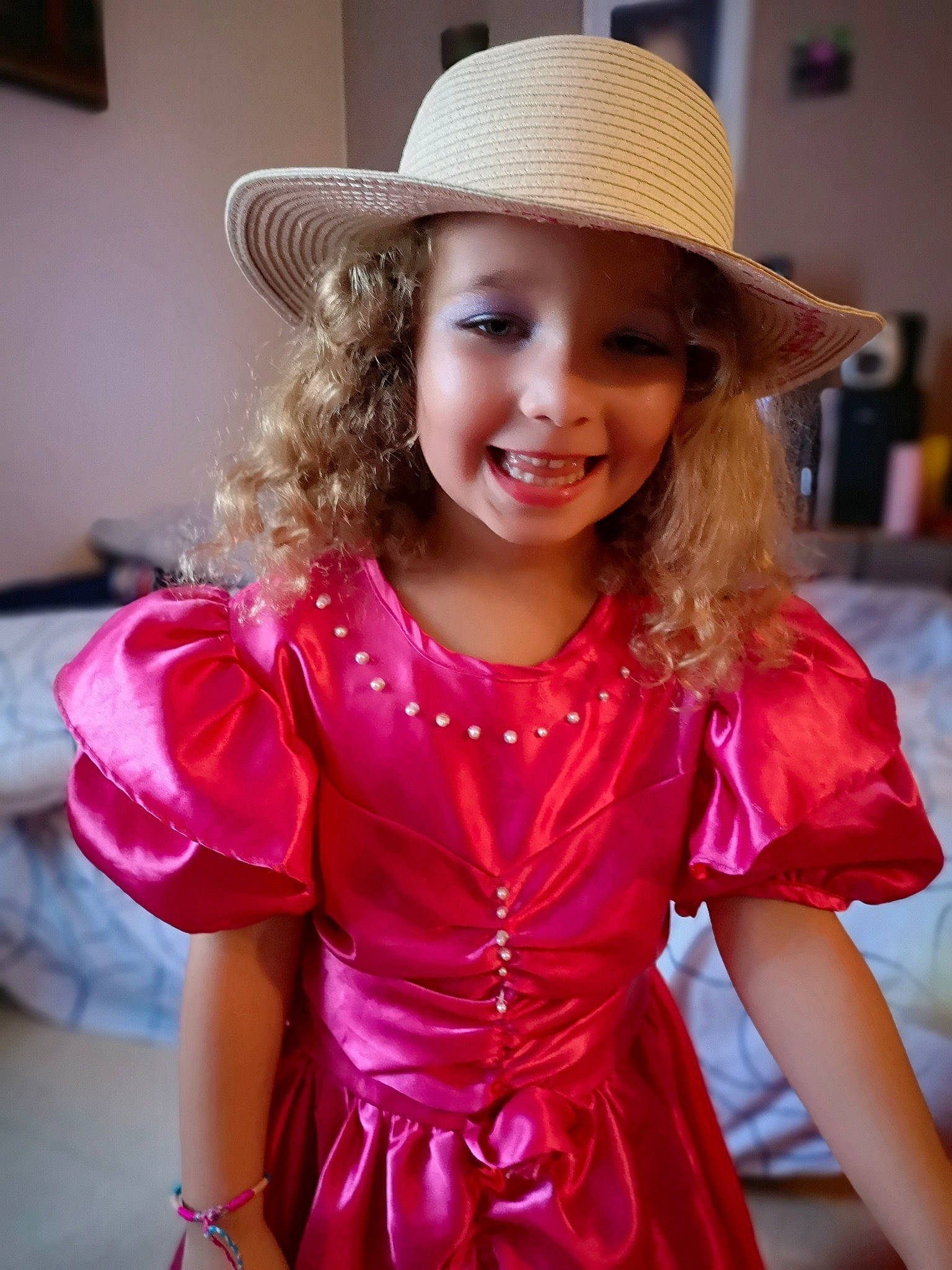 Liyanah participe au concours pour gagner de l'argent avec cette photo : clothing, day_dress, dress, face, facial_expression, fashion, hair, hairstyle, happy, hat, head, headgear, headwear, iris, joy, one_piece_garment, person, pink, skin, smile