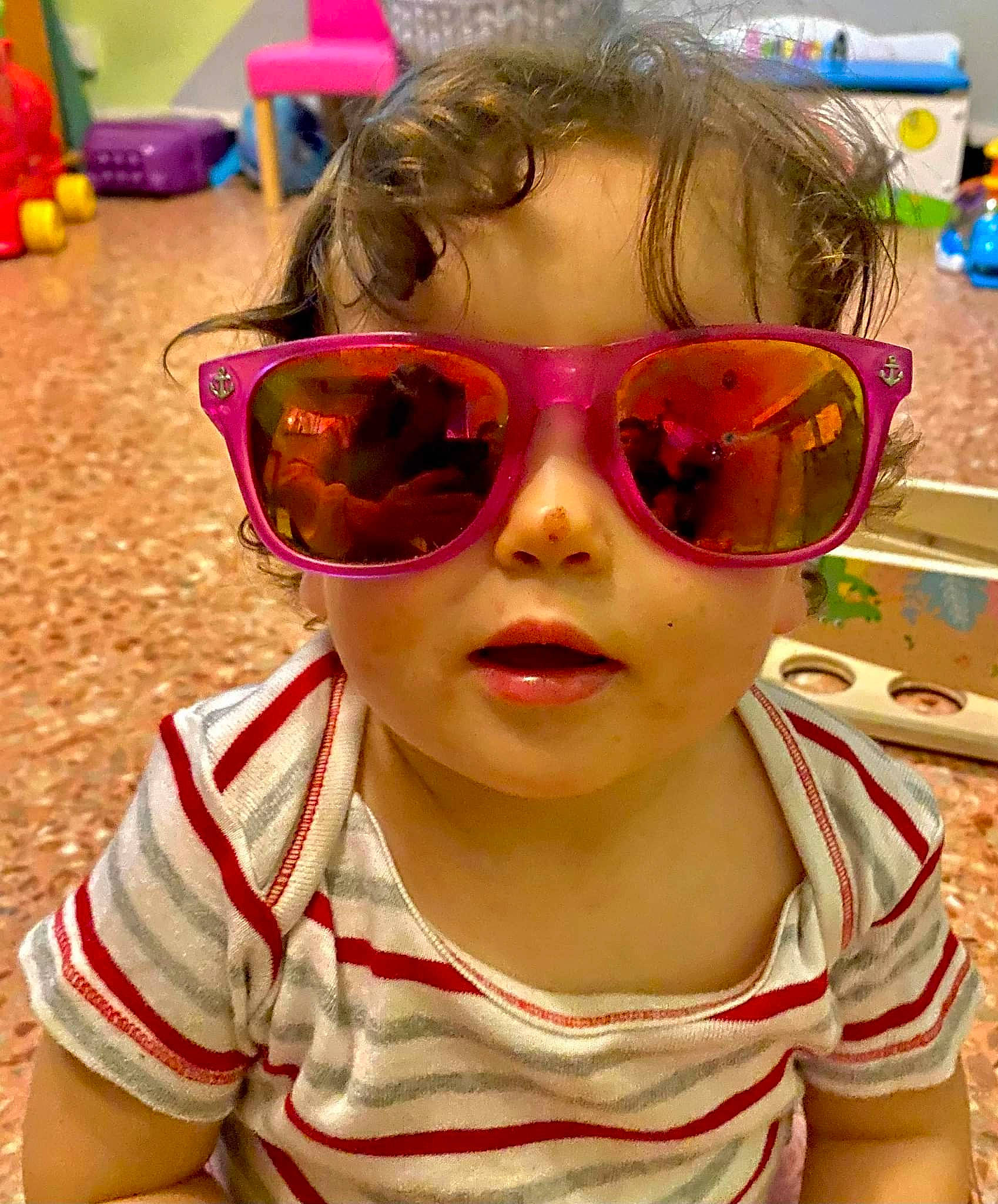 Ashley a rejoint le concours — aidez-le/la à gagner de superbes lots ! cheek, eye_glass_accessory, eyebrow, eyelash, eyewear, fun, glasses, goggles, happy, lip, mouth, nose, person, photograph, pink, skin, smile, sunglasses, vision_care, white