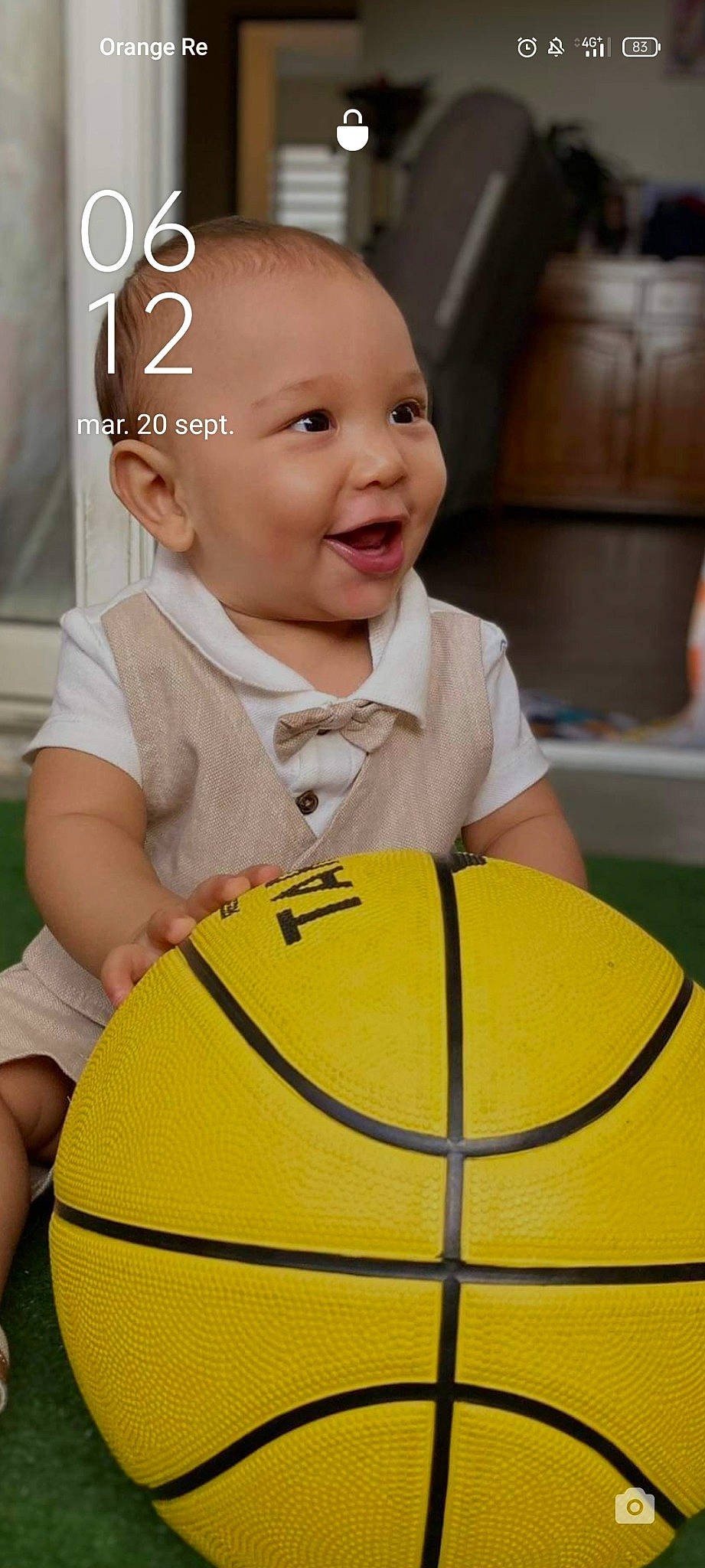 Liam a rejoint le concours — aidez-le/la à gagner de superbes lots ! baby, baby_toddler_clothing, beauty, cheek, child, chin, eye, face, facial_expression, hairstyle, happy, head, nose, person, photograph, skin, sleeve, smile, snapshot, t_shirt