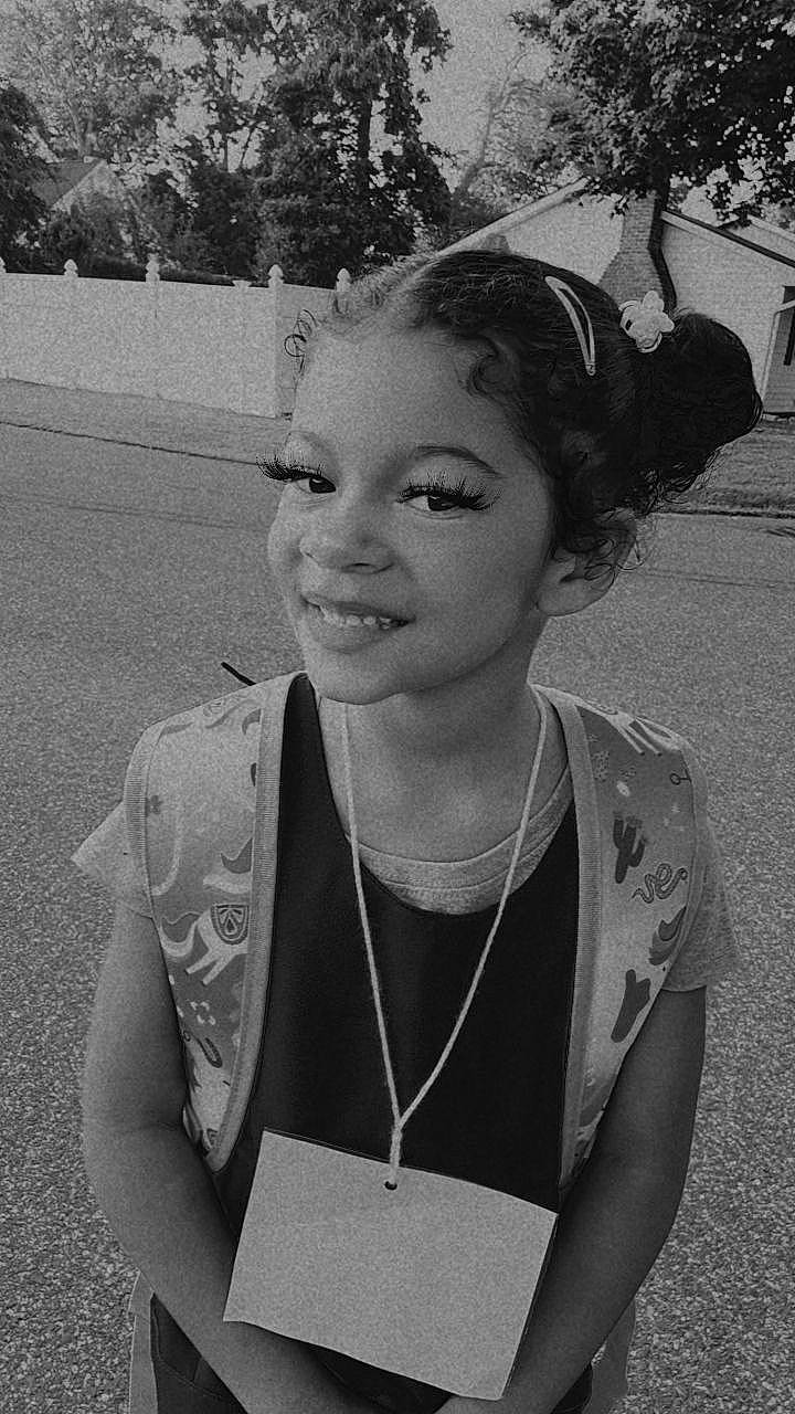 Amare is registered to the contest to win money with this photo: black, black_and_white, cool, eyebrow, eyewear, facial_expression, fashion, flash_photography, grass, hairstyle, happy, human, joy, monochrome, monochrome_photography, people, person, smile, standing, style