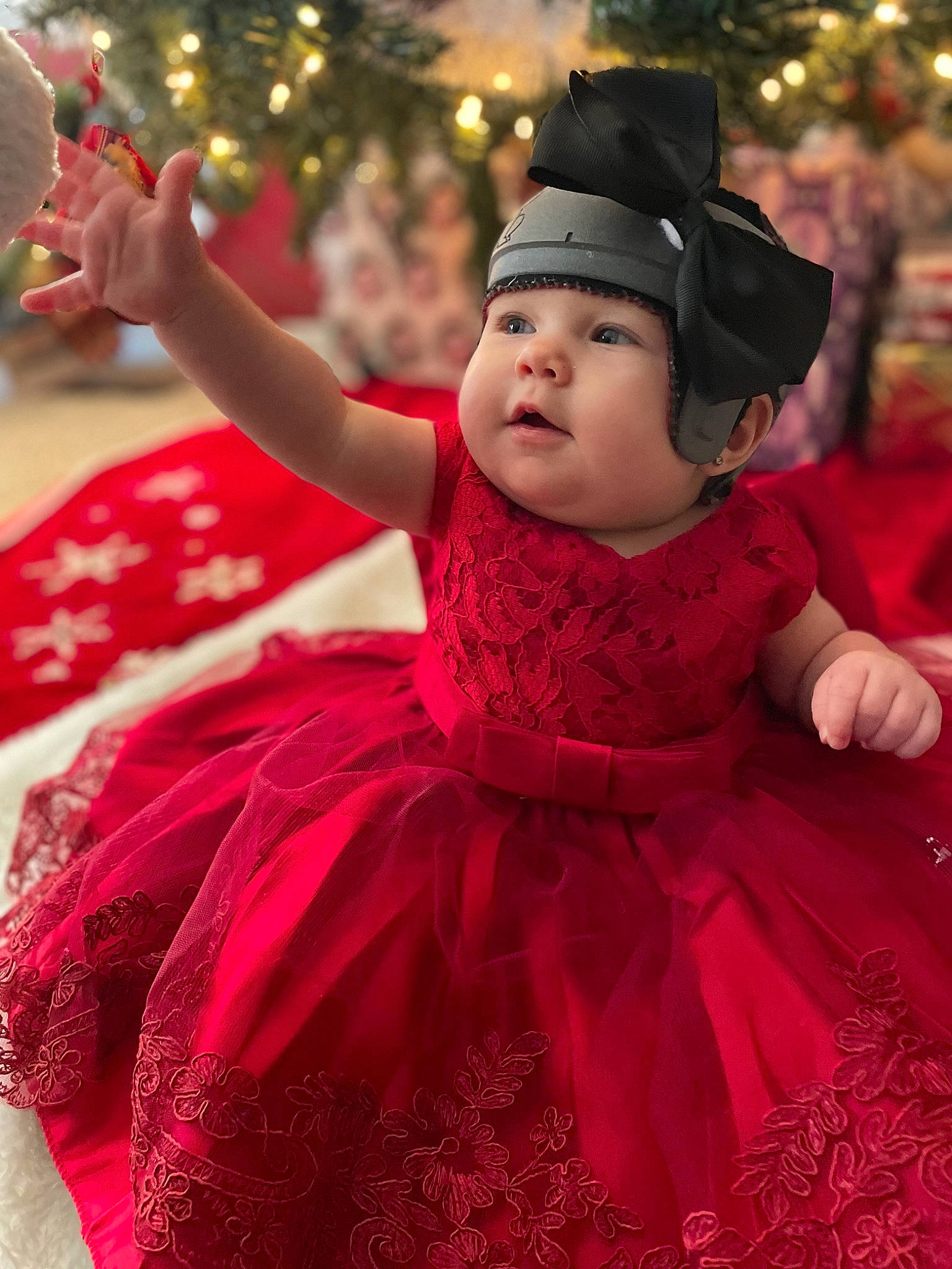 Amelia is registered to the contest to win money with this photo: beauty, child, costume, dance, dress, entertainment, event, fashion, fun, happy, hat, headwear, magenta, performance_art, performing_arts, person, pink, purple, red, toddler