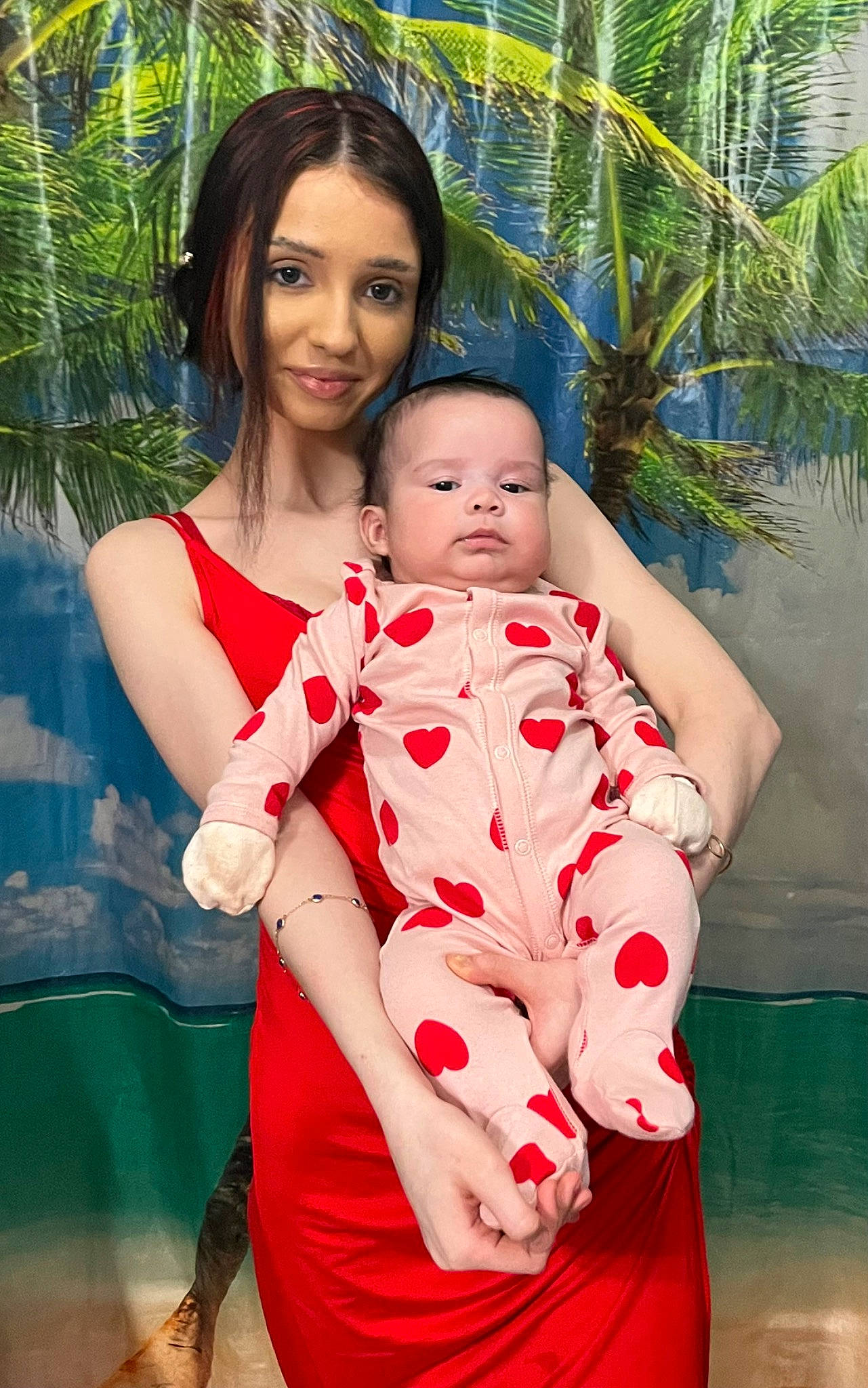 Maleya is registered to the contest to win money with this photo: abdomen, baby, baby_toddler_clothing, beauty, child, event, face, flash_photography, fun, gesture, grass, happy, joy, leisure, people_in_nature, person, plant, skin, smile, thigh