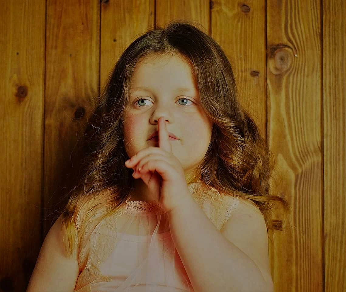 Noélyne participe au concours pour gagner de l'argent avec cette photo : beauty, brown_hair, cheek, child, chin, eye, face, hair, hairstyle, head, jaw, lip, long_hair, mouth, neck, nose, person, photography, portrait