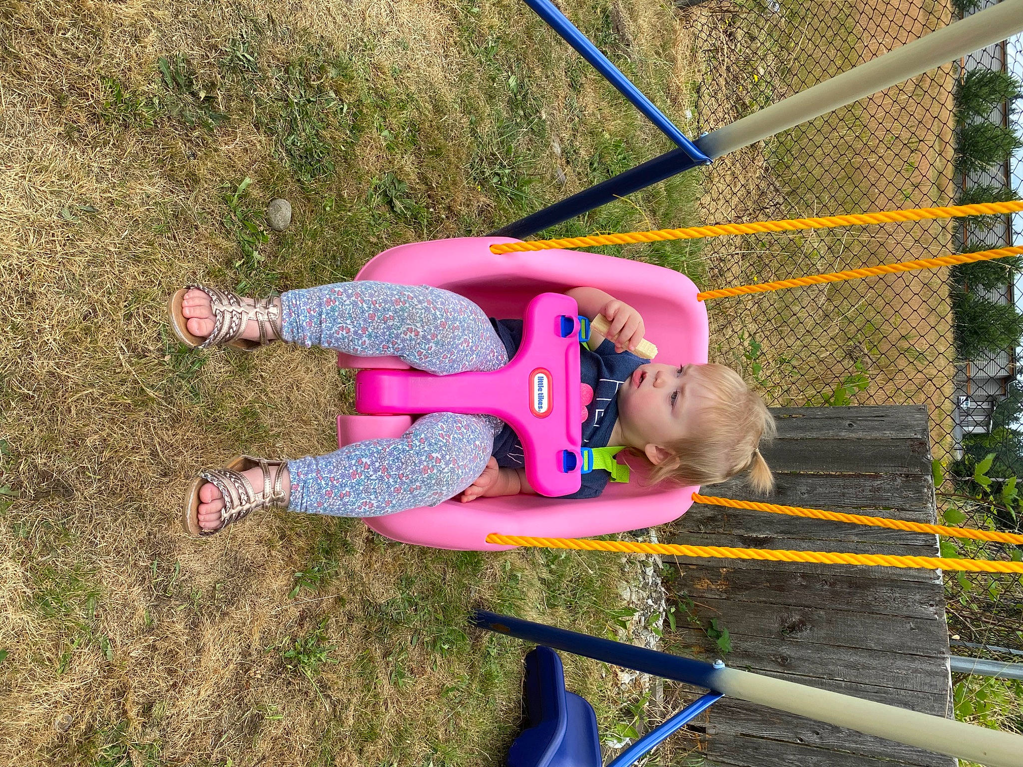 Noel is registered to the contest to win money with this photo: person, pink