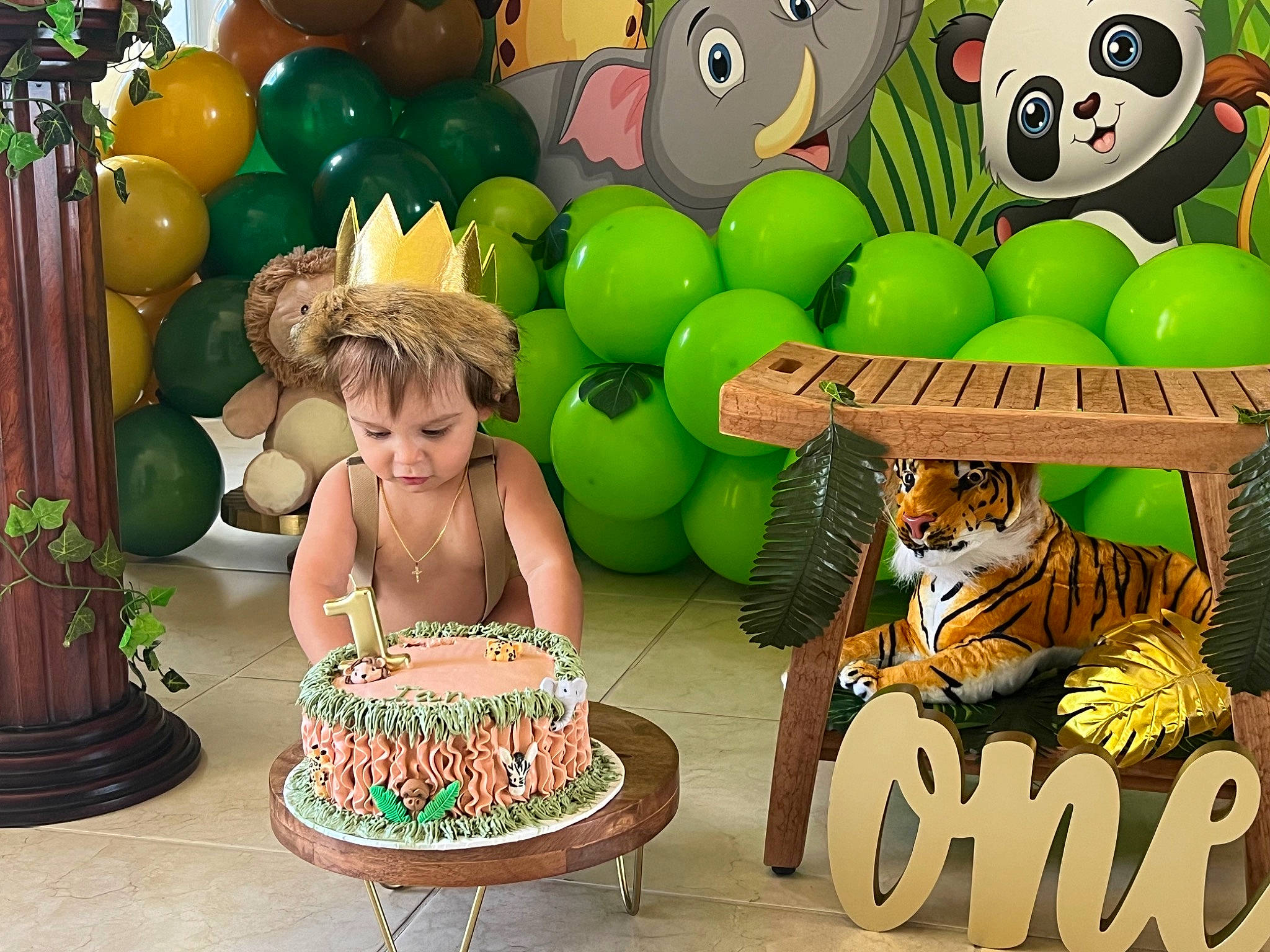 Ian is registered to the contest to win money with this photo: baking, birthday, birthday_cake, buttercream, cake, cake_decorating, cake_decorating_supply, dessert, event, food, green, happy, icing, kuchen, party_supply, person, stuffed_toy, sugar_cake, sweetness, table