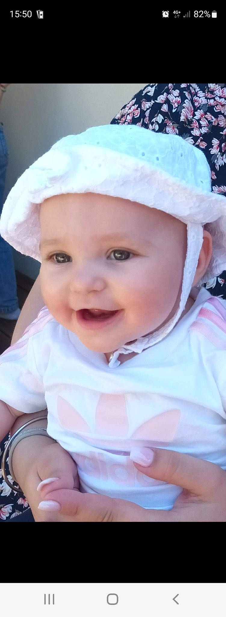 Alba participe au concours pour gagner de l'argent avec cette photo : baby, baby_toddler_clothing, cap, cheek, chin, eye, facial_expression, fun, grass, happy, hat, headgear, headwear, iris, lip, person, pink, skin, smile, sun_hat