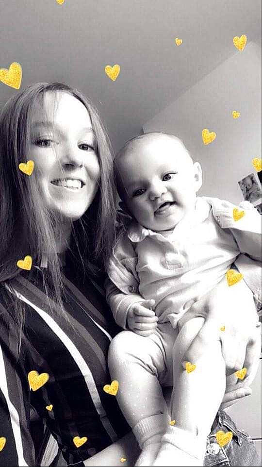 Noélya participe au concours pour gagner de l'argent avec cette photo : baby, beauty, child, event, facial_expression, flash_photography, fun, gesture, hairstyle, happy, human, iris, joy, monochrome_photography, people, person, skin, smile, standing, style