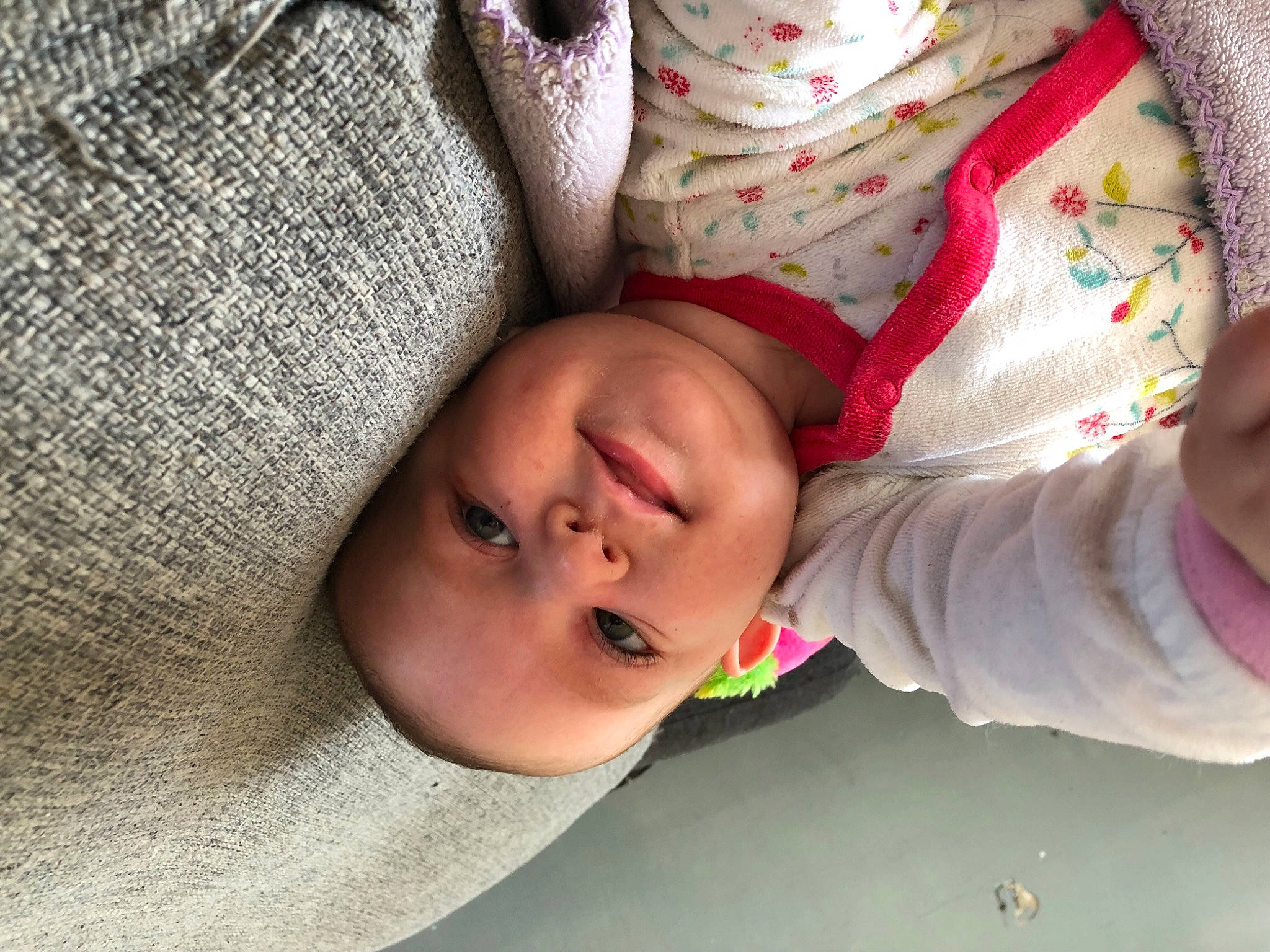 Noélya a rejoint le concours — aidez-le/la à gagner de superbes lots ! baby, baby_toddler_clothing, cheek, comfort, eye, eyebrow, eyelash, human_body, iris, linens, lip, mouth, nose, pattern, person, skin, sleep, sleeve, textile, toddler