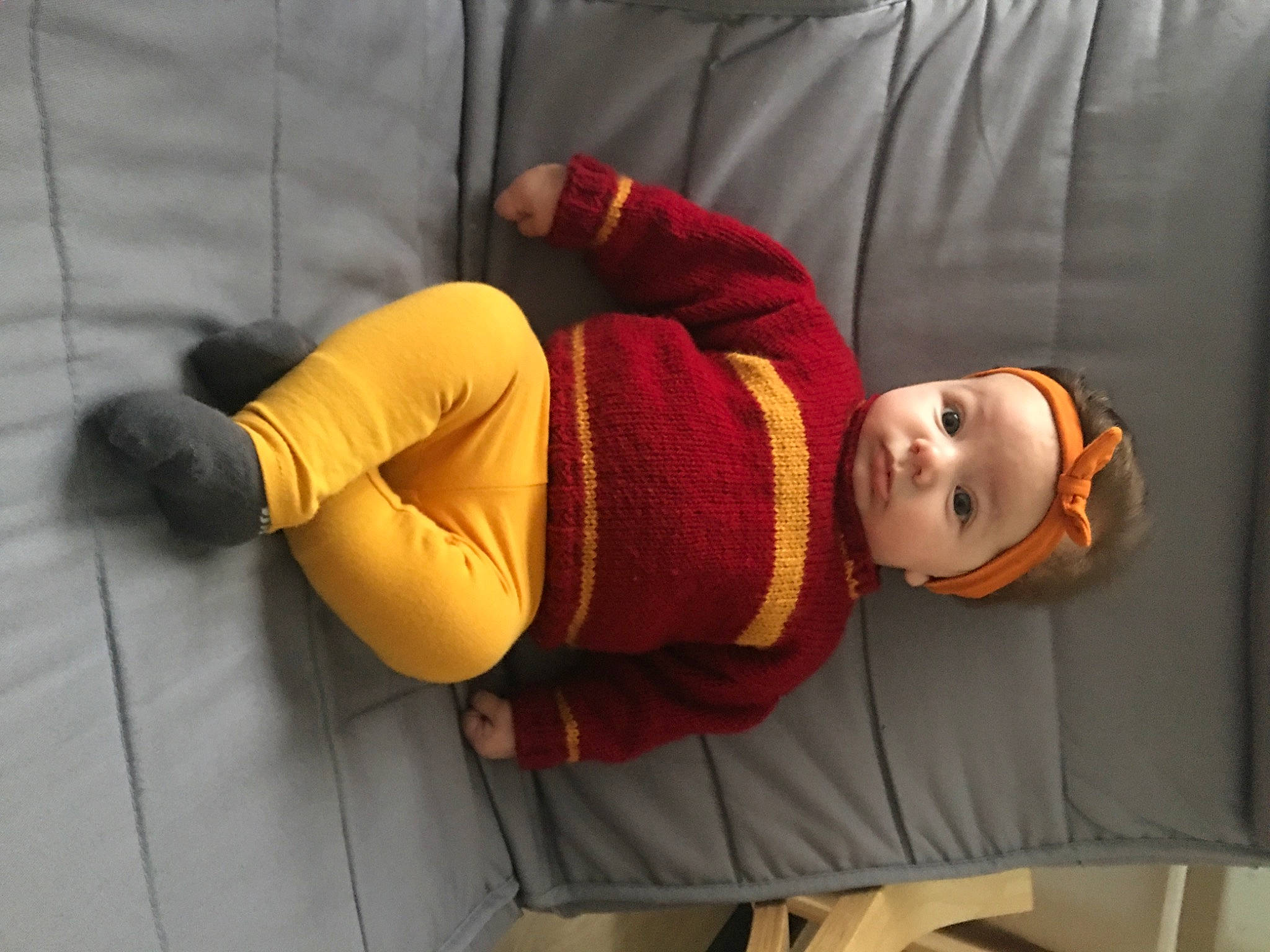 Savannah a rejoint le concours — aidez-le/la à gagner de superbes lots ! comfort, costume, elbow, headwear, joint, person, sleeve, textile, wool, woolen