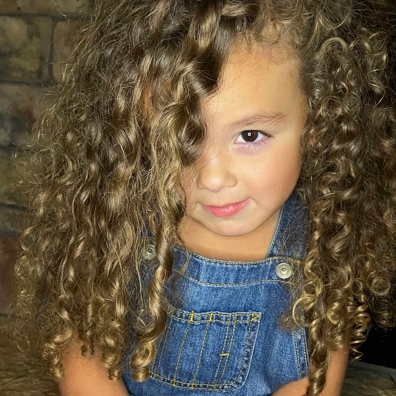 Kingston joined the competition — help win amazing prizes! blonde, brownhair, child, clothing, curlyhair, face, female, girl, hair, happy, head, highlightedhair, jeans, pants, person, photography, portrait, smile