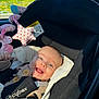 Eden a rejoint le concours — aidez-le/la à gagner de superbes lots ! baby, car, car_seat, child, clothing, comfort, cozy, cute, face, happy, head_support, indoor, infant, safety, seatbelt, smile, star_toy, sunlight, toy, warm