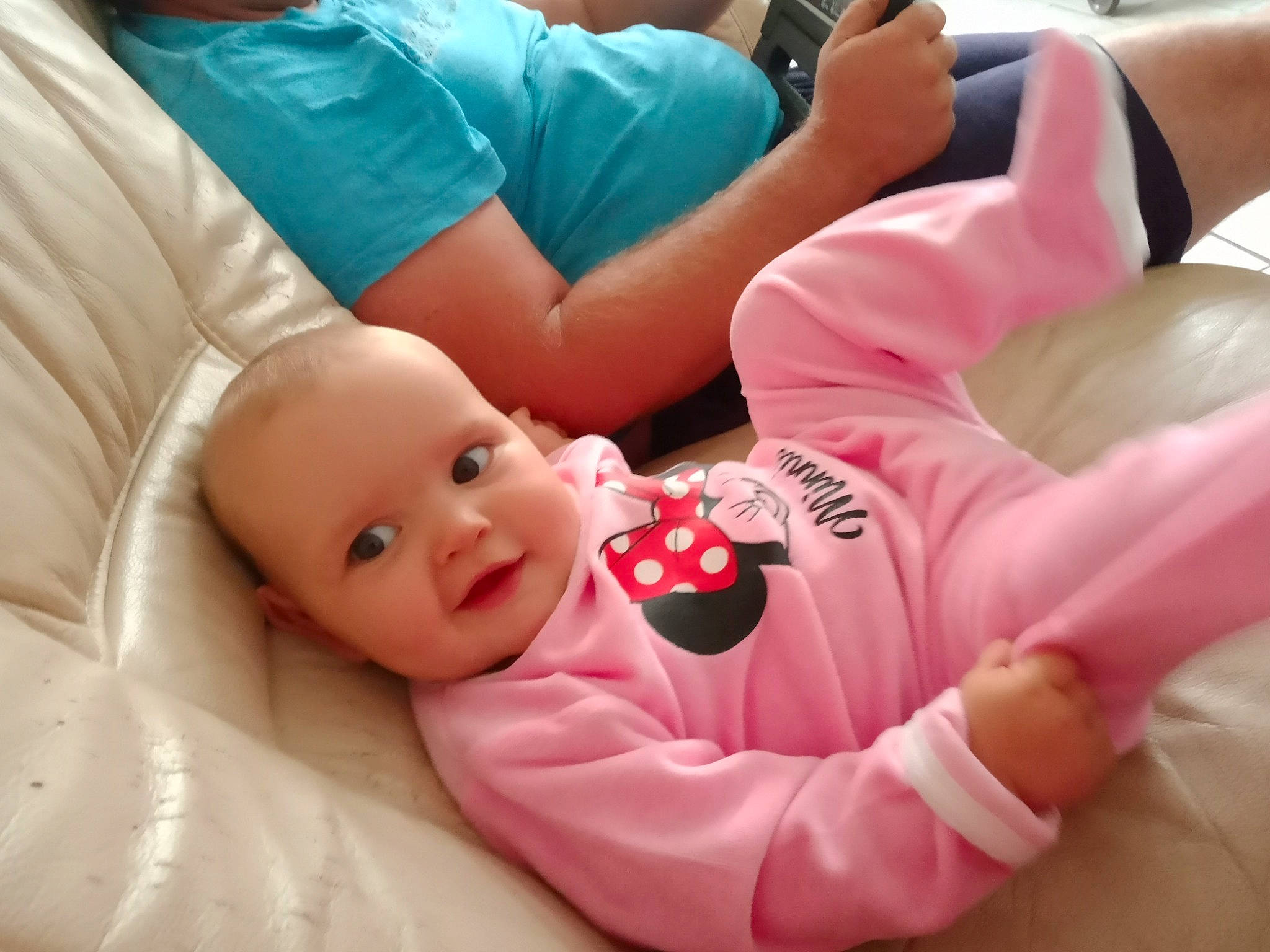 Léa a rejoint le concours — aidez-le/la à gagner de superbes lots ! baby, baby_products, cheek, child, head, mouth, person, pink, product, skin, toddler