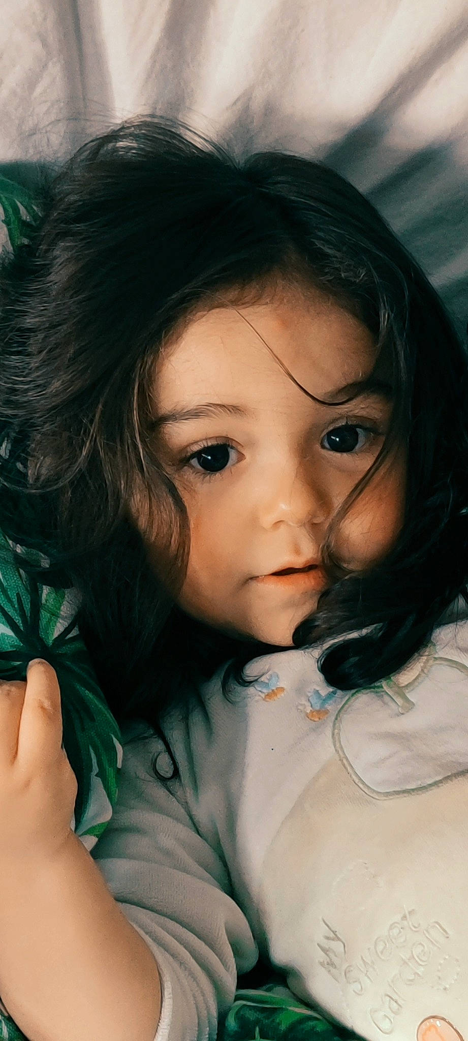 Ohana participe au concours pour gagner de l'argent avec cette photo : azure, black_hair, cheek, cool, eyebrow, eyelash, forehead, green, hairstyle, happy, iris, jaw, lip, mouth, neck, nose, person, shoulder, skin, sleeve