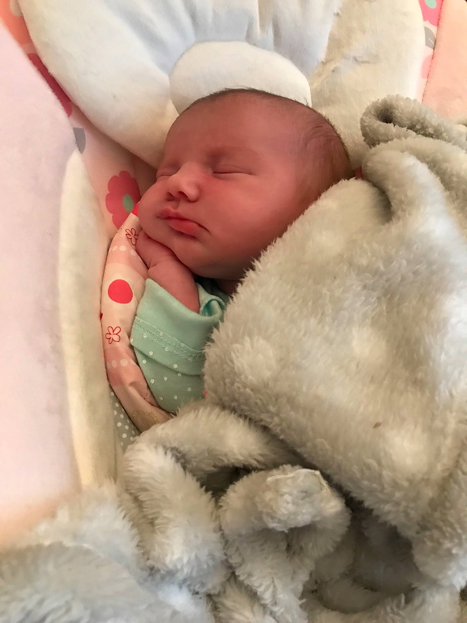 Mckinlee is registered to the contest to win money with this photo: baby, baby_sleeping, child, person, skin, sleep, toddler