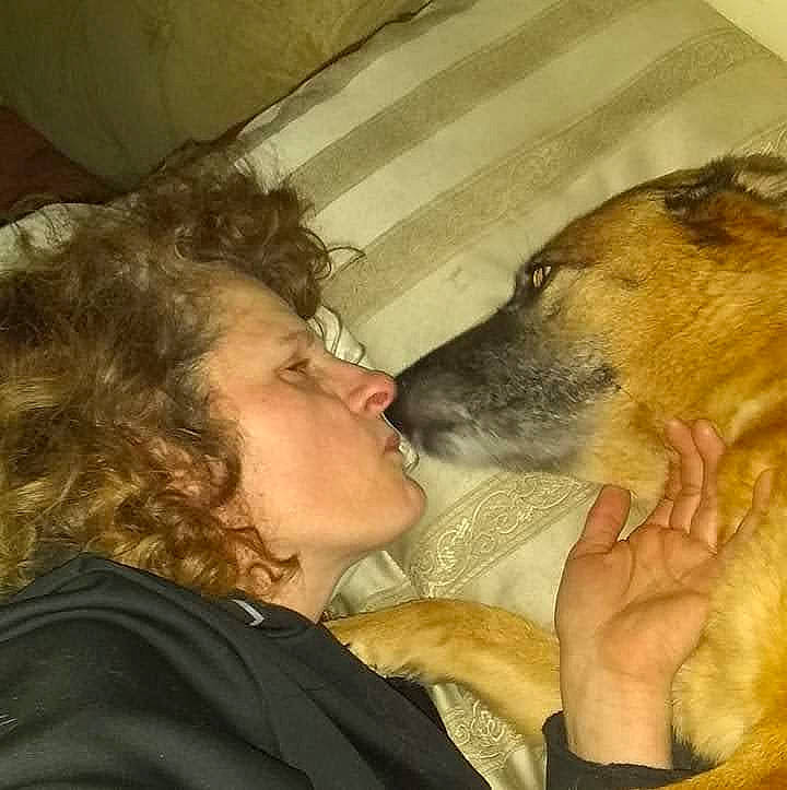 Morgan is registered to the contest to win money with this photo: canidae, carnivore, comfort, companion_dog, dog, dog_breed, ear, fawn, fur, gesture, happy, jaw, kiss, love, nose, puppy_love, selfie, snout, sporting_group, whiskers