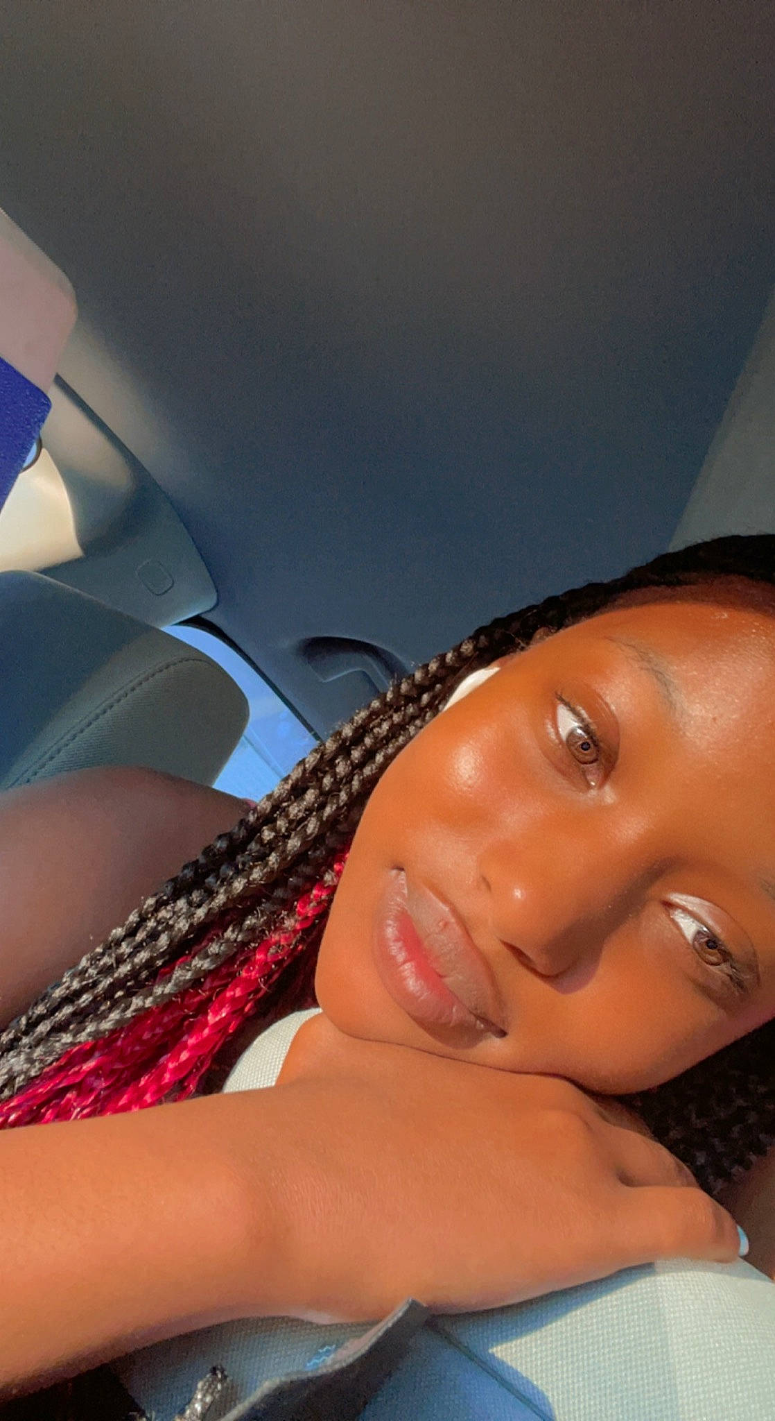 Florence participe au concours pour gagner de l'argent avec cette photo : cheek, chin, comfort, eye, eyebrow, eyelash, face, facial_expression, flash_photography, forehead, gesture, jaw, lip, mouth, muscle, neck, nose, person, shoulder, skin