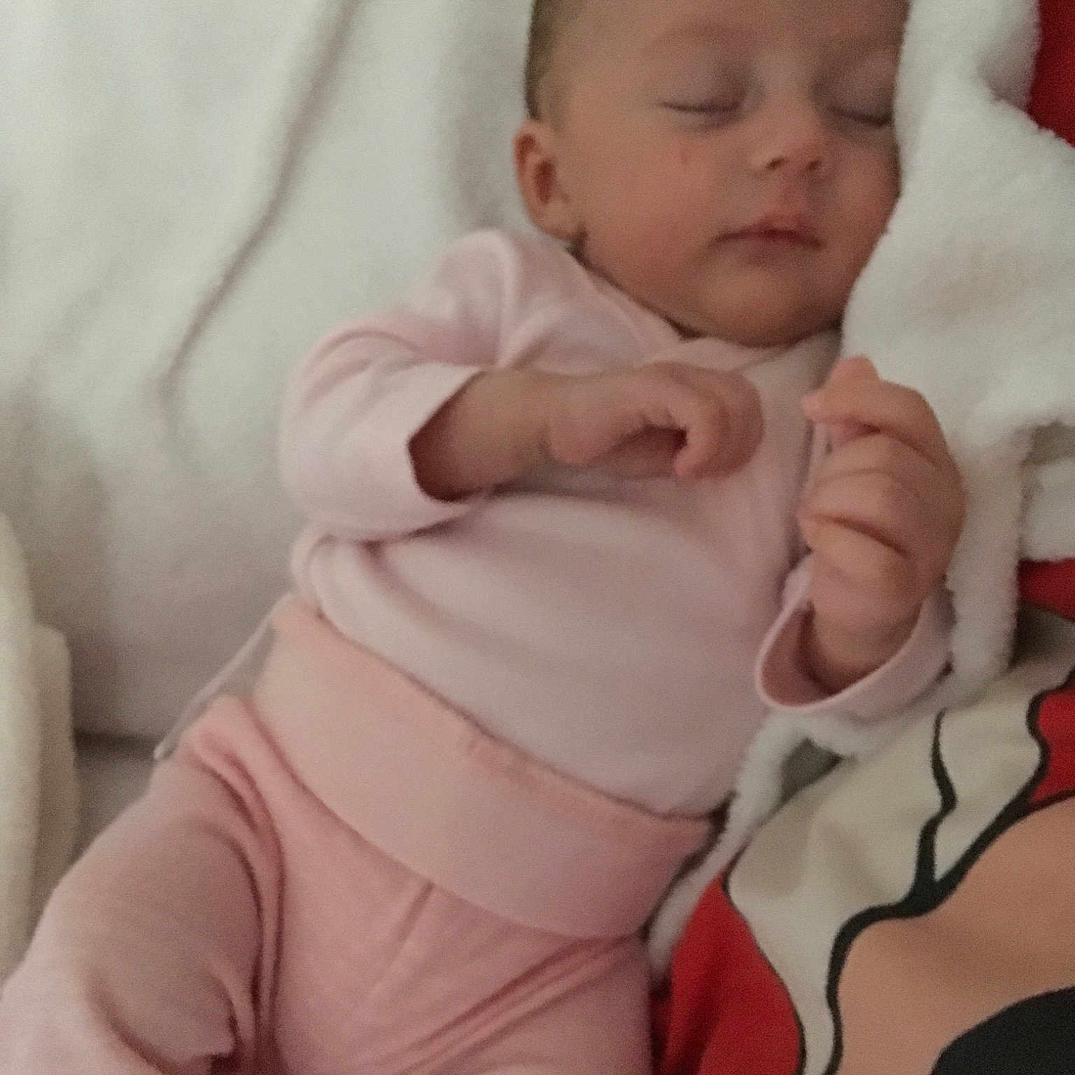 Spencer a rejoint le concours — aidez-le/la à gagner de superbes lots ! arm, baby, baby_products, baby_sleeping, cheek, child, finger, hand, head, person, pink, product, skin, sleep, thumb, toddler