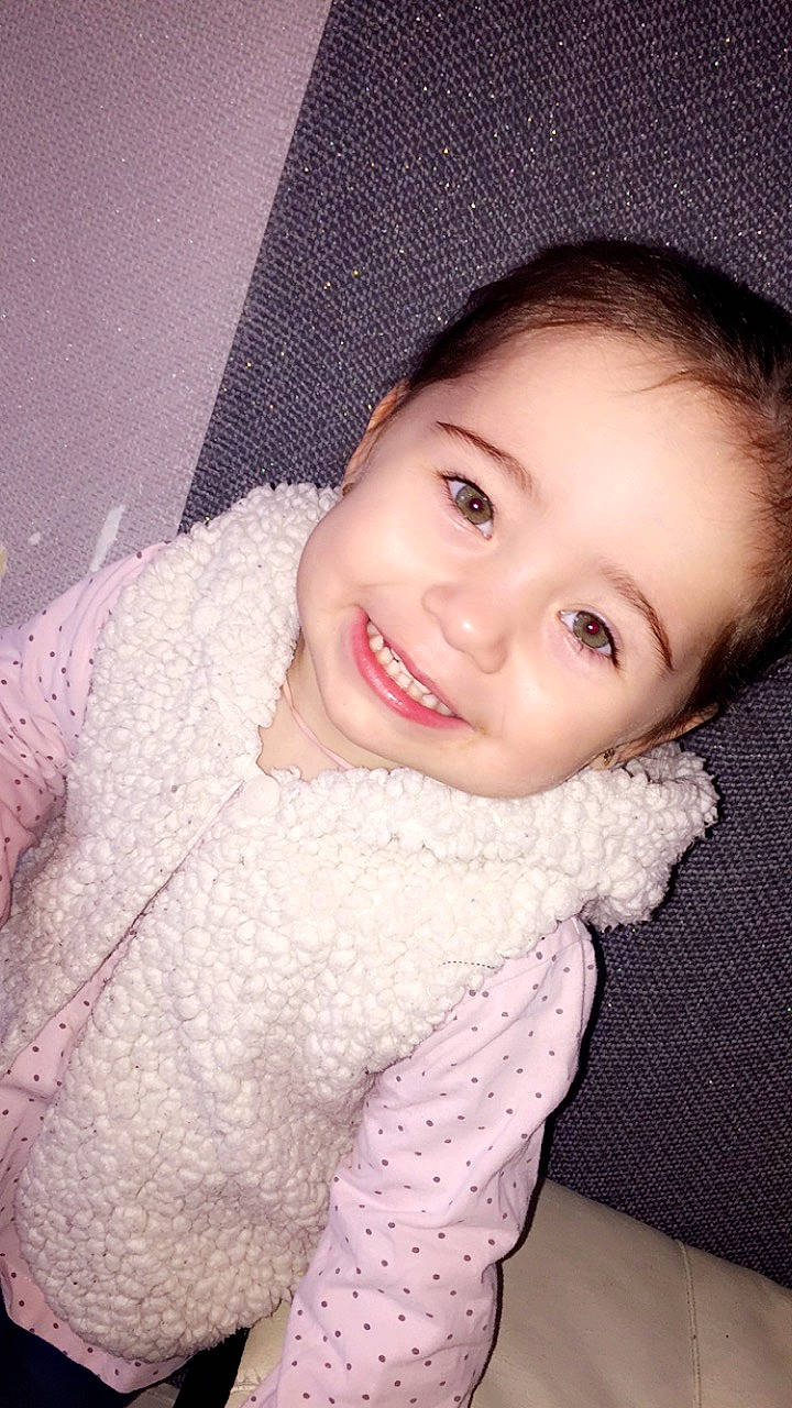 Mila a rejoint le concours — aidez-le/la à gagner de superbes lots ! baby, beauty, cheek, child, chin, cool, eye, eyebrow, face, facial_expression, forehead, hair, happy, head, joy, lip, nose, person, pink, skin