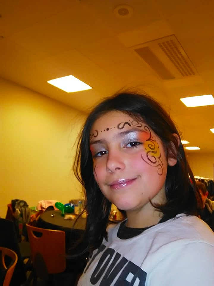 Alicia a rejoint le concours — aidez-le/la à gagner de superbes lots ! cheek, eyebrow, face, forehead, fun, hair, head, joy, person, selfie, smile