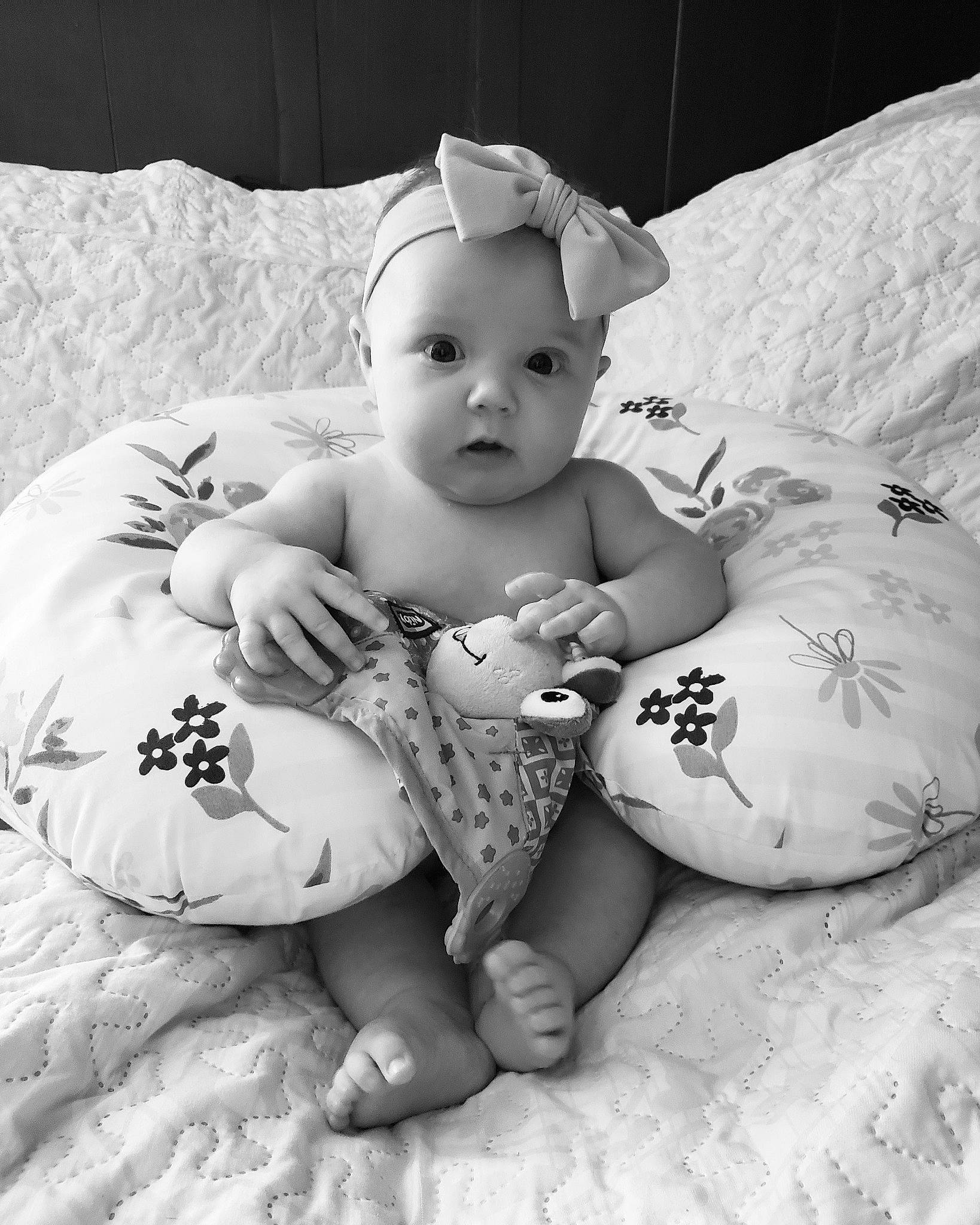 Scarlett is registered to the contest to win money with this photo: baby, baby_sleeping, baby_toddler_clothing, black_and_white, child, hair_accessory, monochrome, monochrome_photography, person, photograph, photography, sibling, style, toddler, white