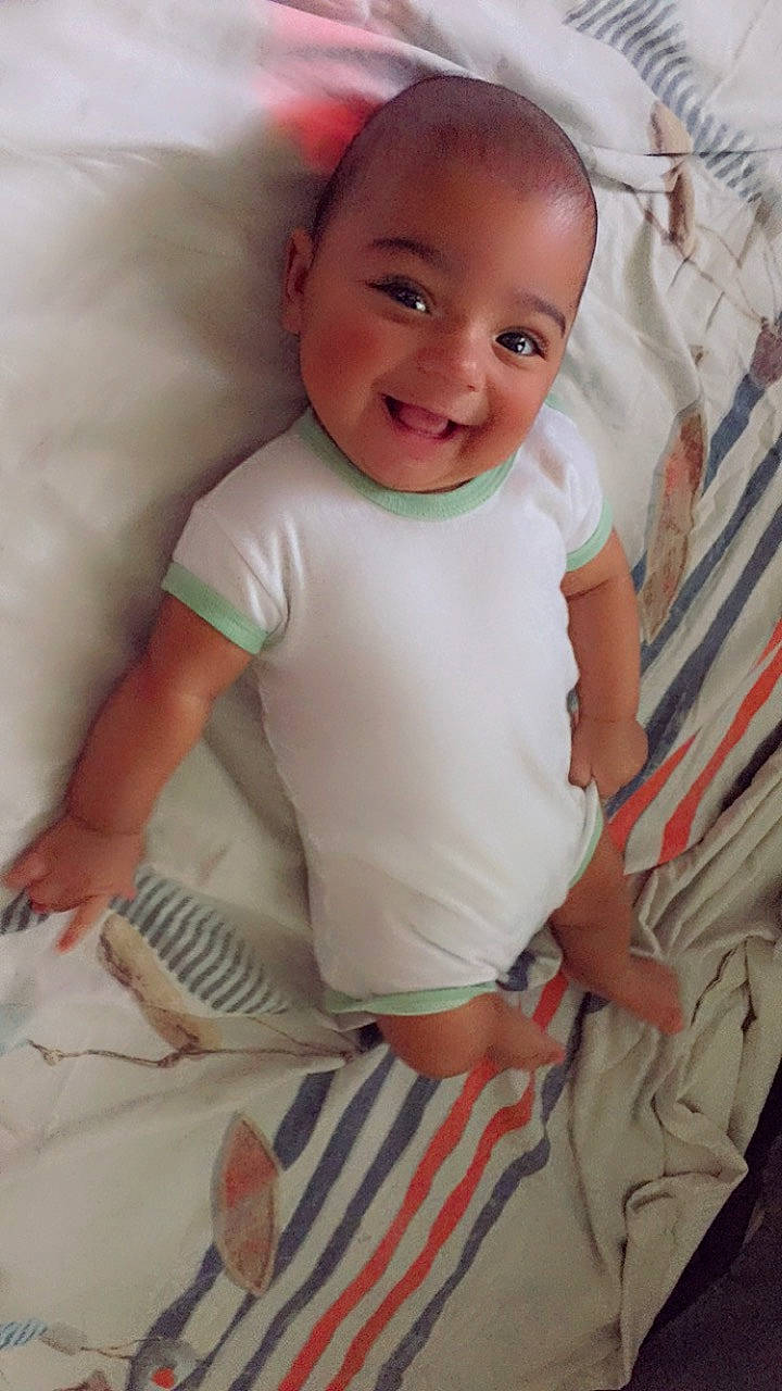 Farès a rejoint le concours — aidez-le/la à gagner de superbes lots ! arm, baby, baby_toddler_clothing, cheek, comfort, eye, eyebrow, finger, hairstyle, happy, human_body, joy, lip, mouth, neck, person, skin, sleeve, smile, stomach