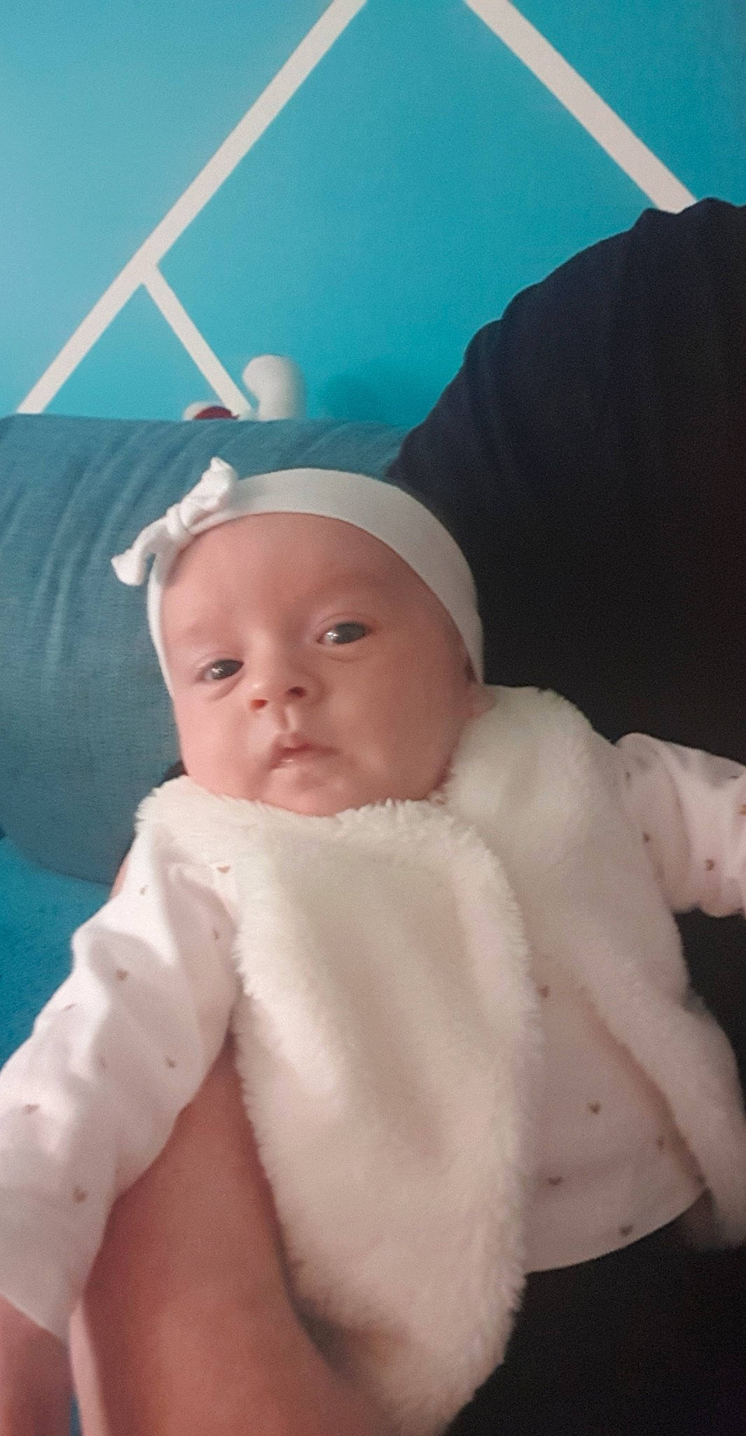 Néllya a rejoint le concours — aidez-le/la à gagner de superbes lots ! baby, cheek, child, head, headgear, headwear, person, skin, toddler