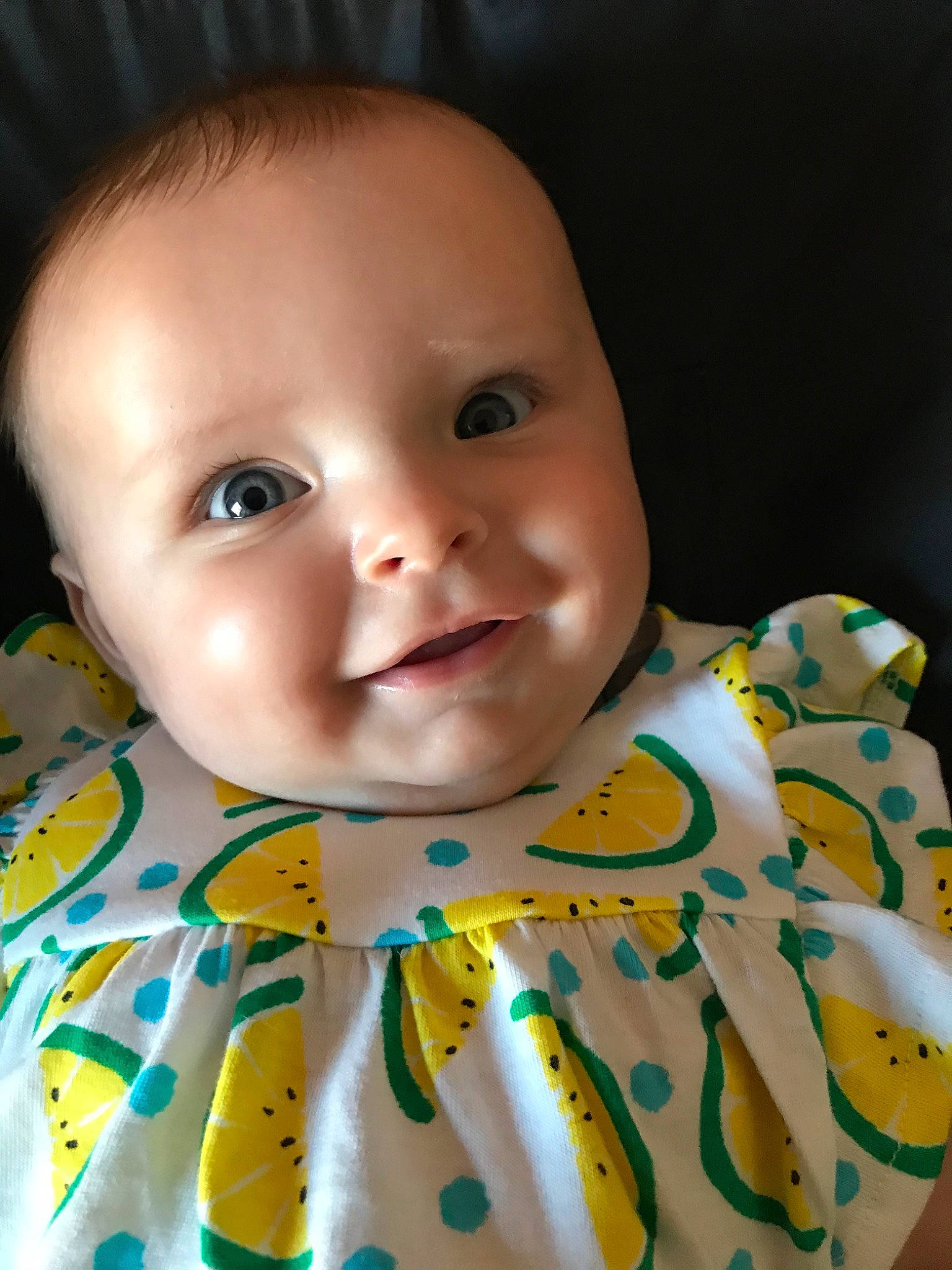 Lyanna participe au concours pour gagner de l'argent avec cette photo : baby, cheek, child, chin, close_up, ear, eye, face, forehead, head, iris, joy, lip, mouth, nose, person, skin, smile, toddler, yellow