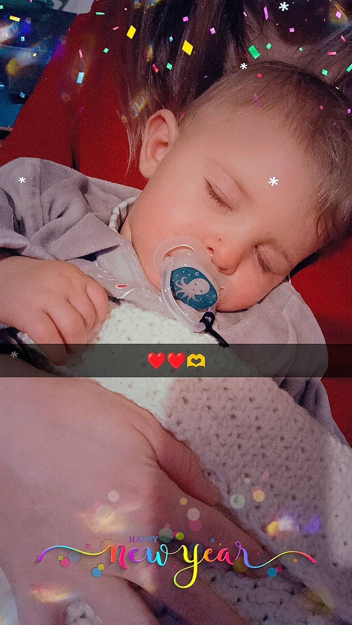 Rose a rejoint le concours — aidez-le/la à gagner de superbes lots ! baby, baby_products, baby_toddler_clothing, carmine, cheek, child, ear, eyebrow, eyelash, finger, fun, happy, iris, lip, mouth, nail, nose, person, skin, thumb