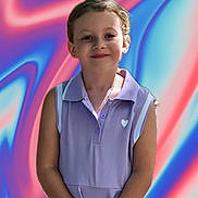 Alice a rejoint le concours — aidez-le/la à gagner de superbes lots ! child, smiling, dress, purple, heart, portrait, person, standing, background, colorful, digital_art, young, girl, casual_clothing, short_sleeves, happy, cute, posing, indoor, fashion