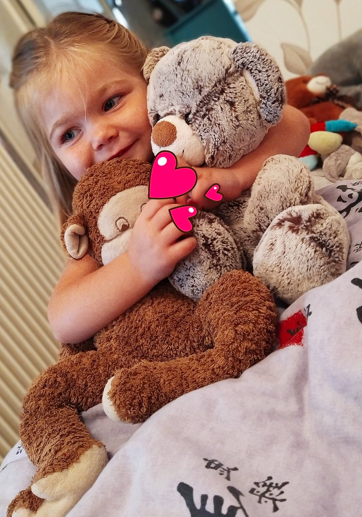 Jade participe au concours pour gagner de l'argent avec cette photo : baby, brown, brown_hair, cheek, child, ear, fur, hug, person, play, plush, product, skin, stuffed_toy, teddy_bear, textile, toddler, toy, wool