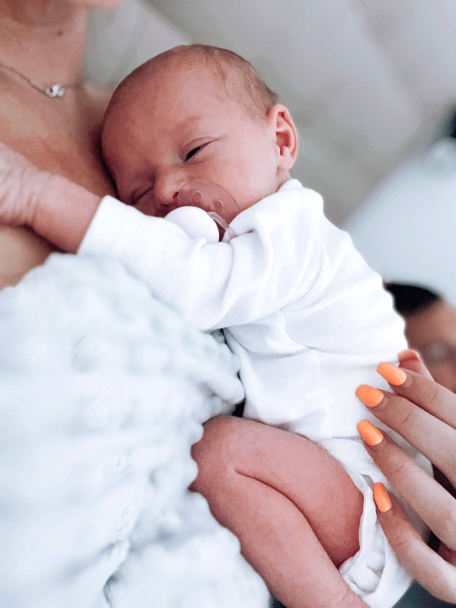 Myléna participe au concours pour gagner de l'argent avec cette photo : baby, baby_sleeping, baby_toddler_clothing, cheek, child, comfort, facial_expression, finger, flash_photography, gesture, happy, iris, lip, mouth, nose, person, product, skin, sleeve, thumb