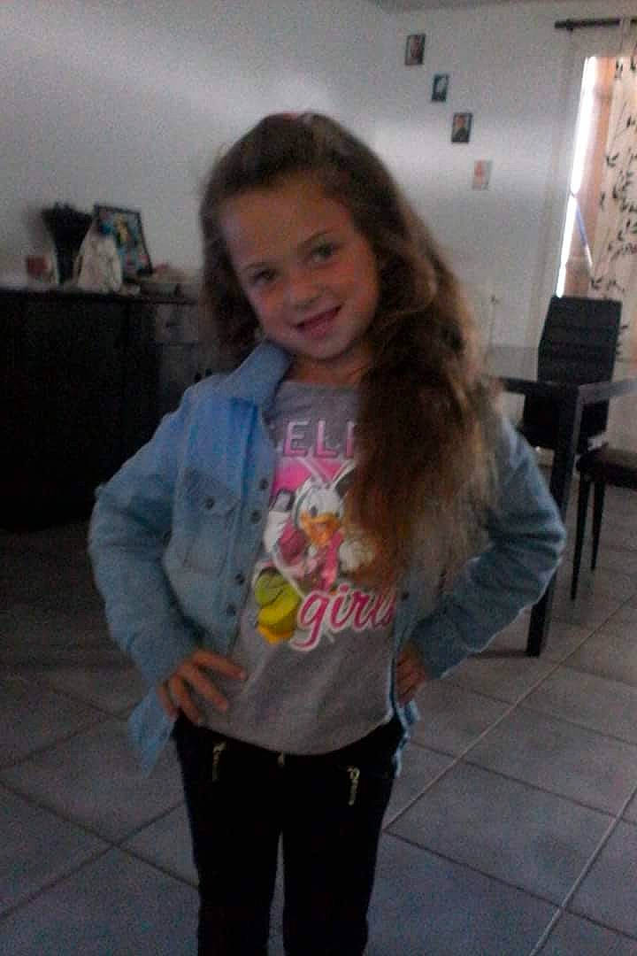 Grassinda participe au concours pour gagner de l'argent avec cette photo : day, hair, hairstyle, joy