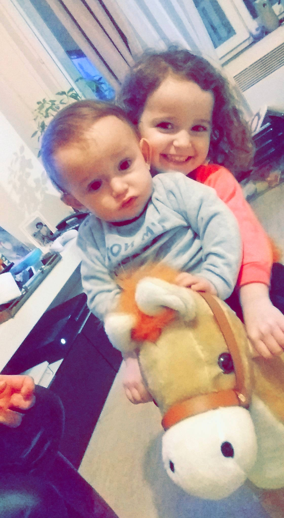 Djoulian participe au concours pour gagner de l'argent avec cette photo : abdomen, baby, child, event, face, fun, happy, joy, leisure, mouth, person, photograph, sitting, skin, smile, snapshot, standing, t_shirt, thigh, toddler