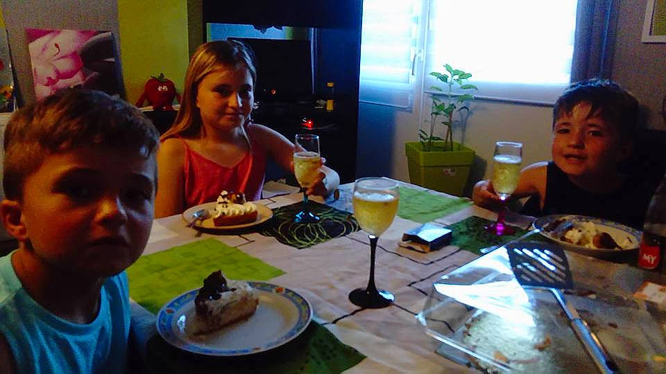 Sophie a rejoint le concours — aidez-le/la à gagner de superbes lots ! breakfast, brunch, cuisine, dinner, dish, drink, eating, food, fun, joy, lunch, meal, person, restaurant, supper