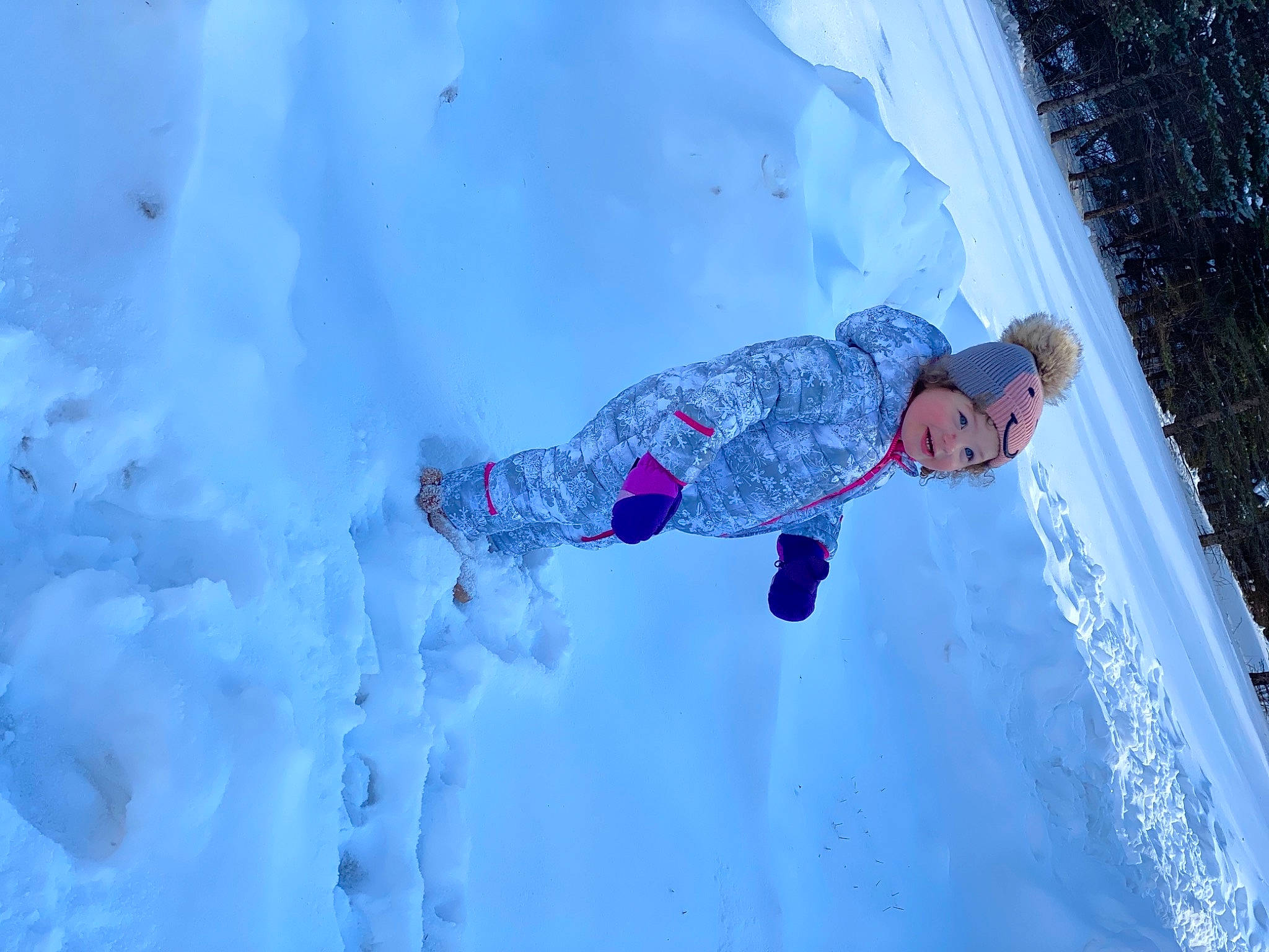Raelynn is registered to the contest to win money with this photo: azure, electric_blue, extreme_sport, freezing, frost, fun, geological_phenomenon, glacial_landform, glove, headwear, ice_cap, joy, leisure, people_in_nature, person, playing_in_the_snow, polar_ice_cap, recreation, slope, snow