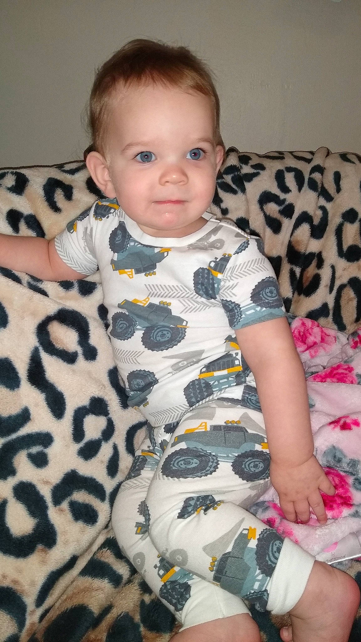 Bradley is registered to the contest to win money with this photo: baby, baby_toddler_clothing, child, person, toddler