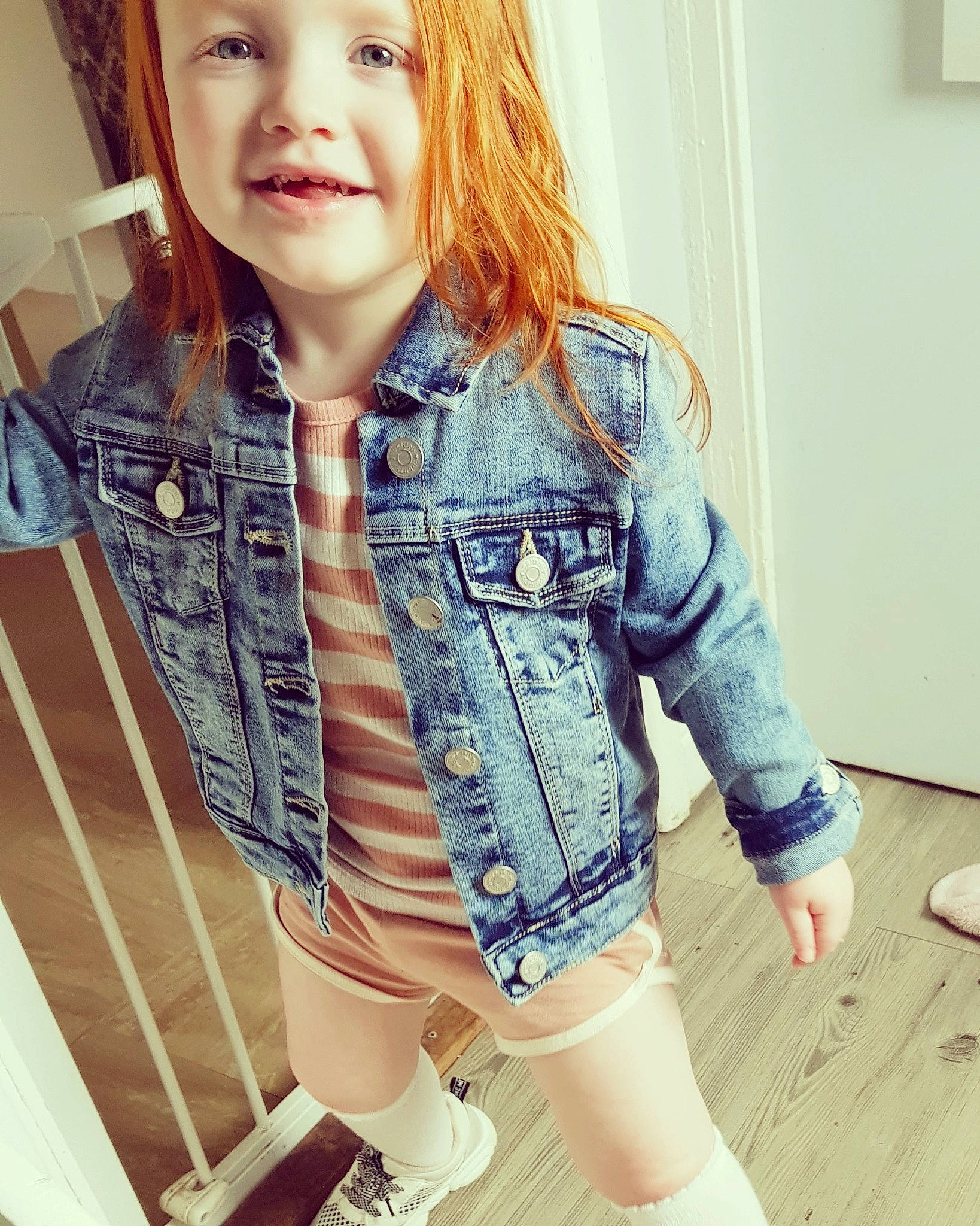 Delilah is registered to the contest to win money with this photo: beauty, blond, child, child_model, clothing, cool, denim, design, fashion, hair, headwear, jacket, jeans, joy, knee, leg, lip, long_hair, outerwear, person