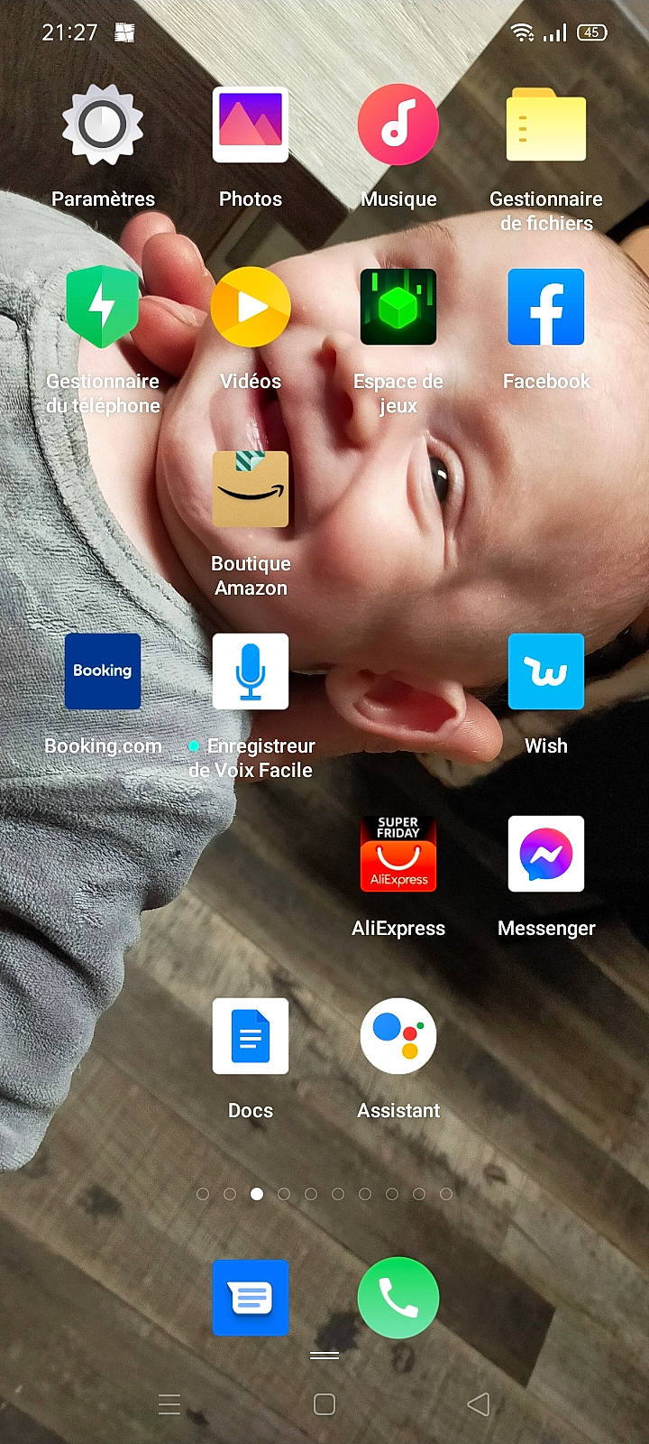 Romann participe au concours pour gagner de l'argent avec cette photo : clock, electric_blue, eyelash, font, gadget, gesture, happy, light, multimedia, nail, person, product, screenshot, technology, thumb