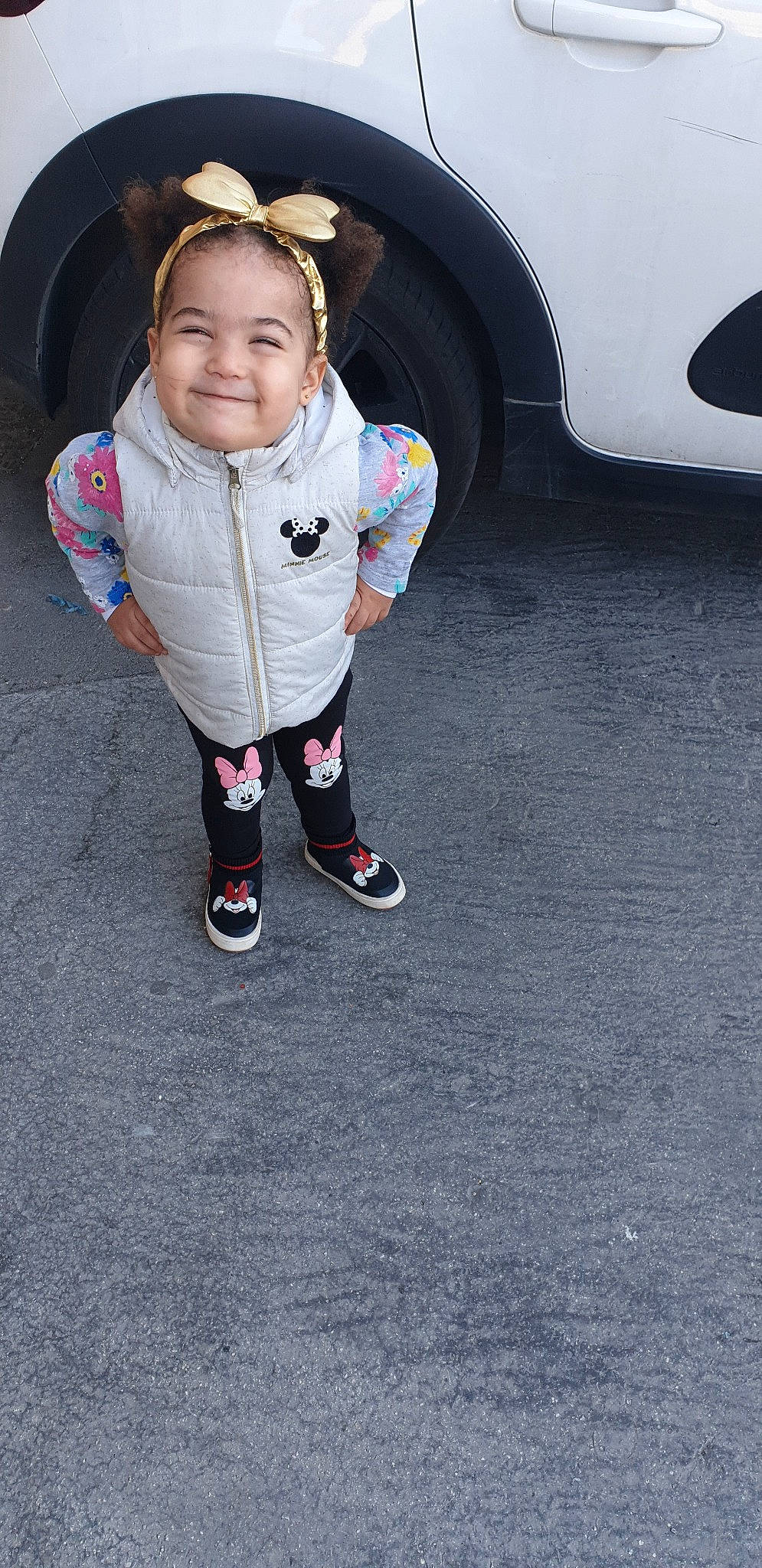 Amna a rejoint le concours — aidez-le/la à gagner de superbes lots ! child, joy, person, photography, smile, toddler, vacation, vehicle, wheel