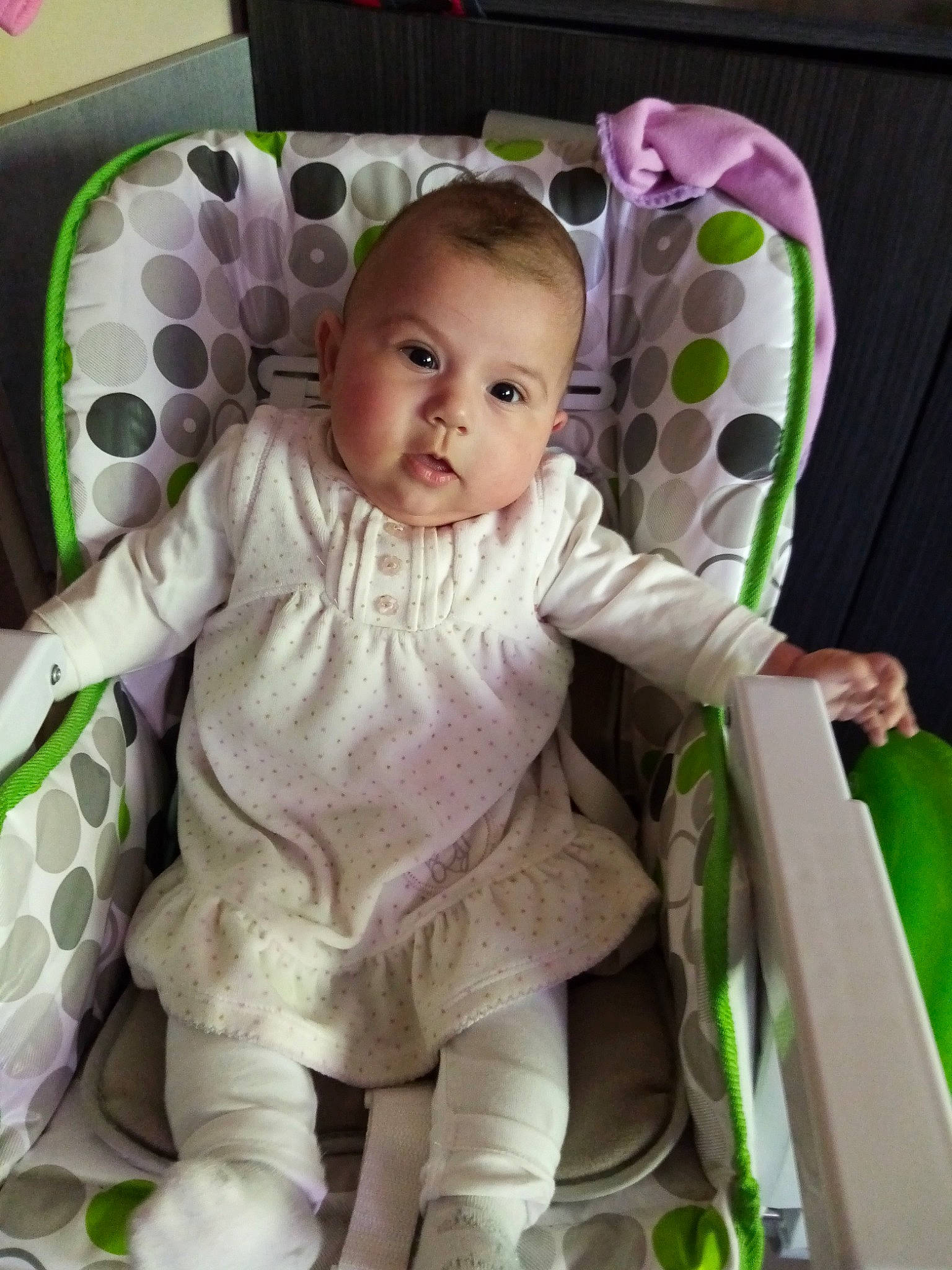 Stessy participe au concours pour gagner de l'argent avec cette photo : baby, baby_products, child, person, product, sitting, skin, smile, toddler