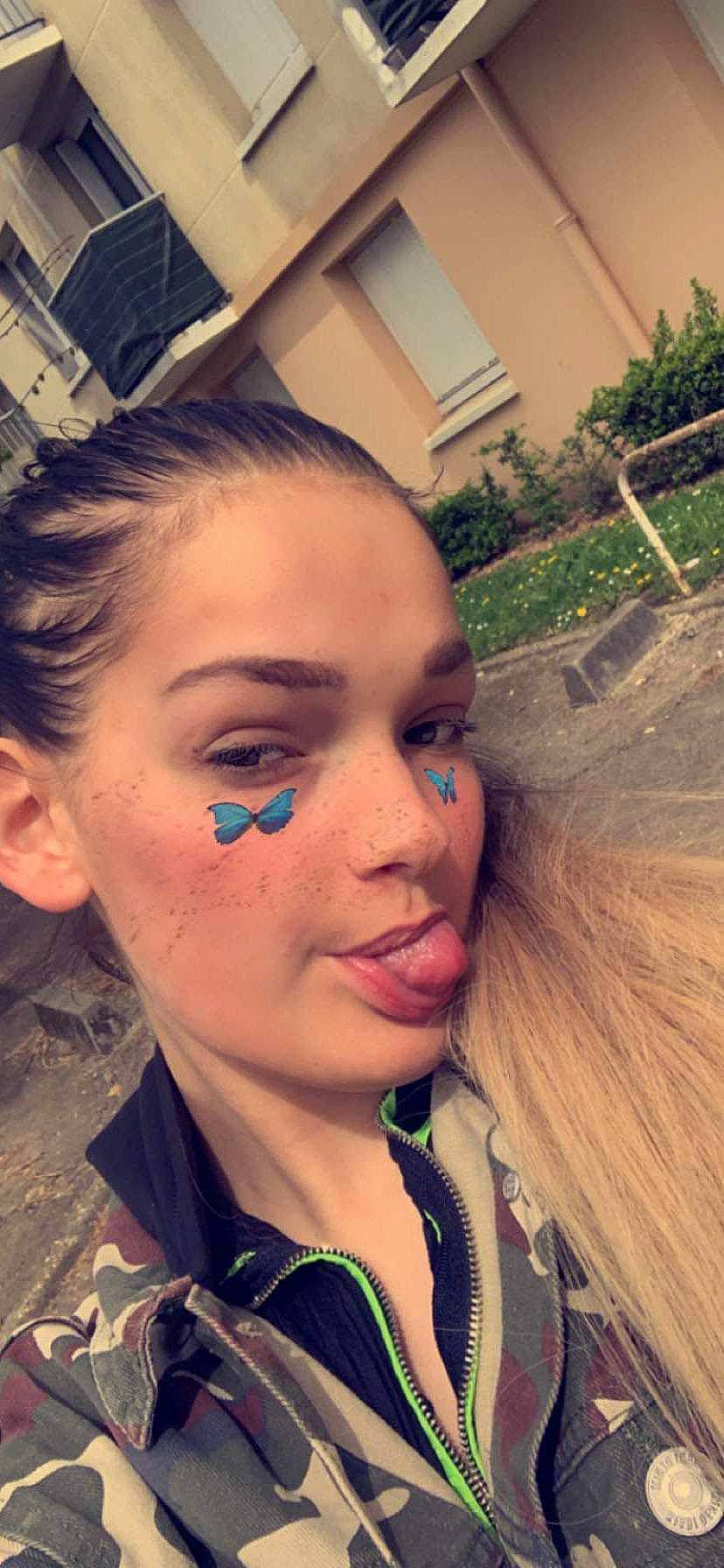 Alice a rejoint le concours — aidez-le/la à gagner de superbes lots ! chin, cool, eyebrow, eyelash, eyewear, face, forehead, hairstyle, happy, iris, jaw, lip, makeover, mouth, nose, organ, person, plant, skin, street_fashion